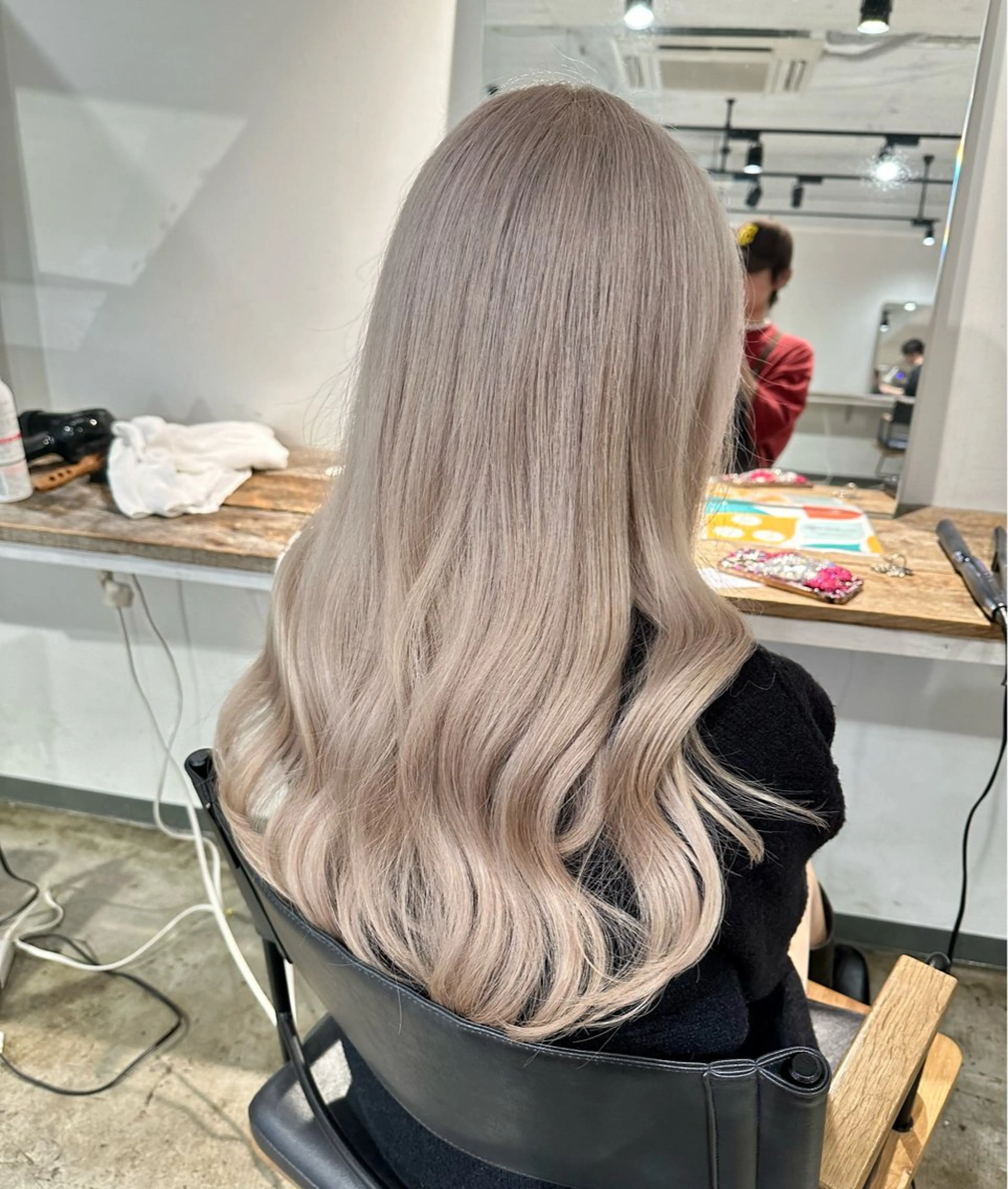セミロング カット ヘアカラー トリートメント ヘアセット ✨艶ブリーチカラー ✨四ノ宮裕己のヘアスタイル