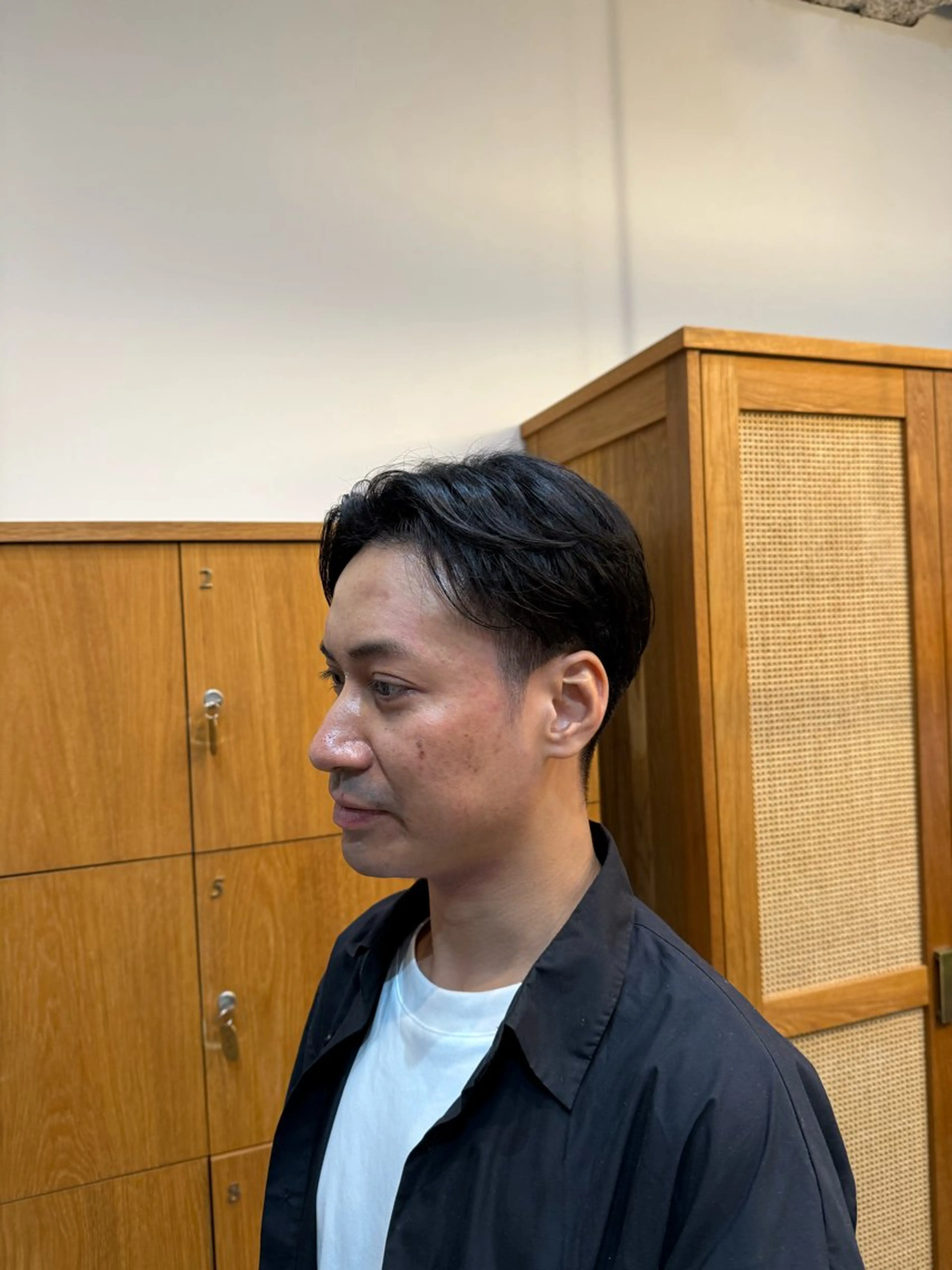 メンズ センターパート 刈り上げ 明津 桜空のヘアスタイル