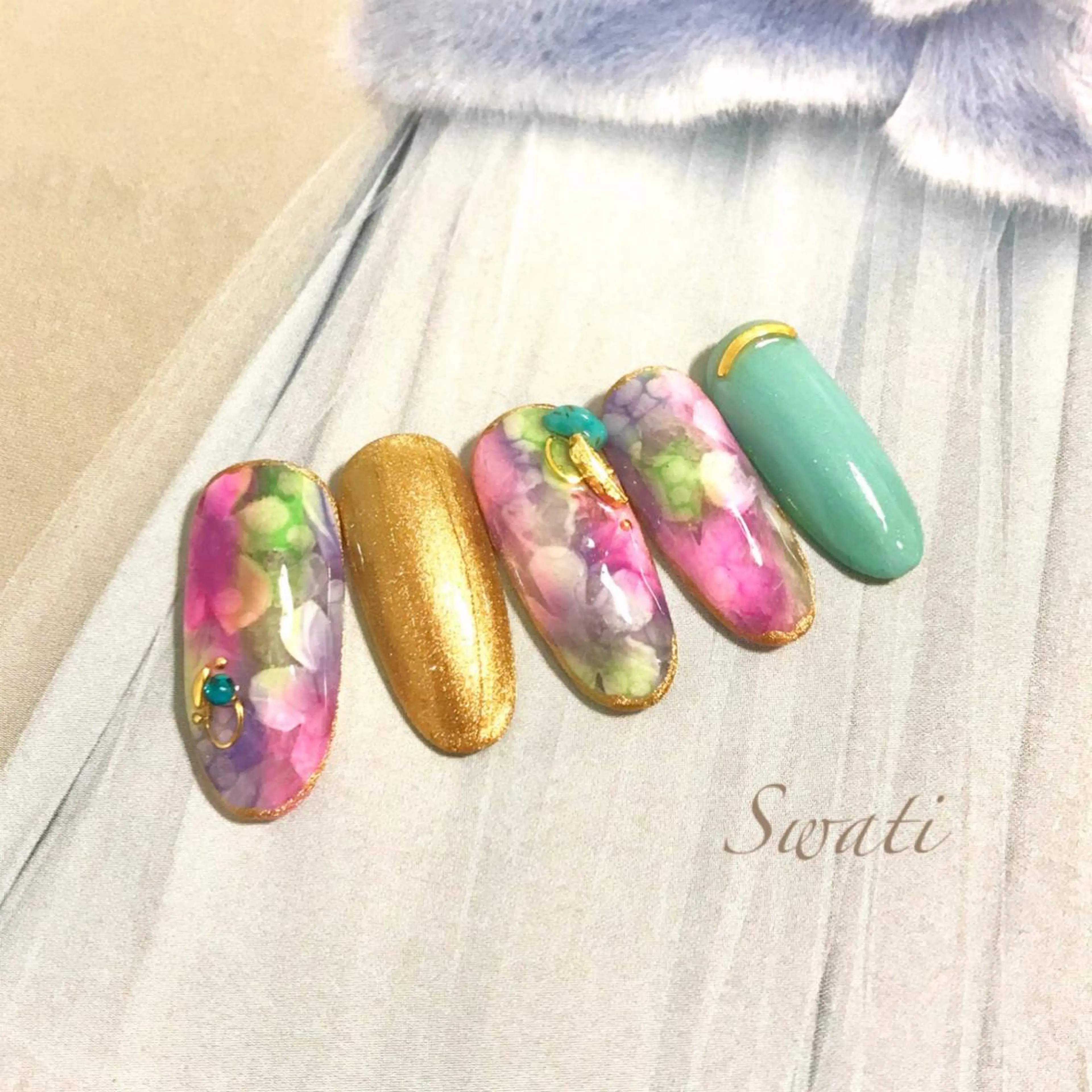 ネイル アートネイル フラワーネイル ニュアンスネイル オフィスネイル シンプルネイル yuko (ネイリスト)のネイルデザイン