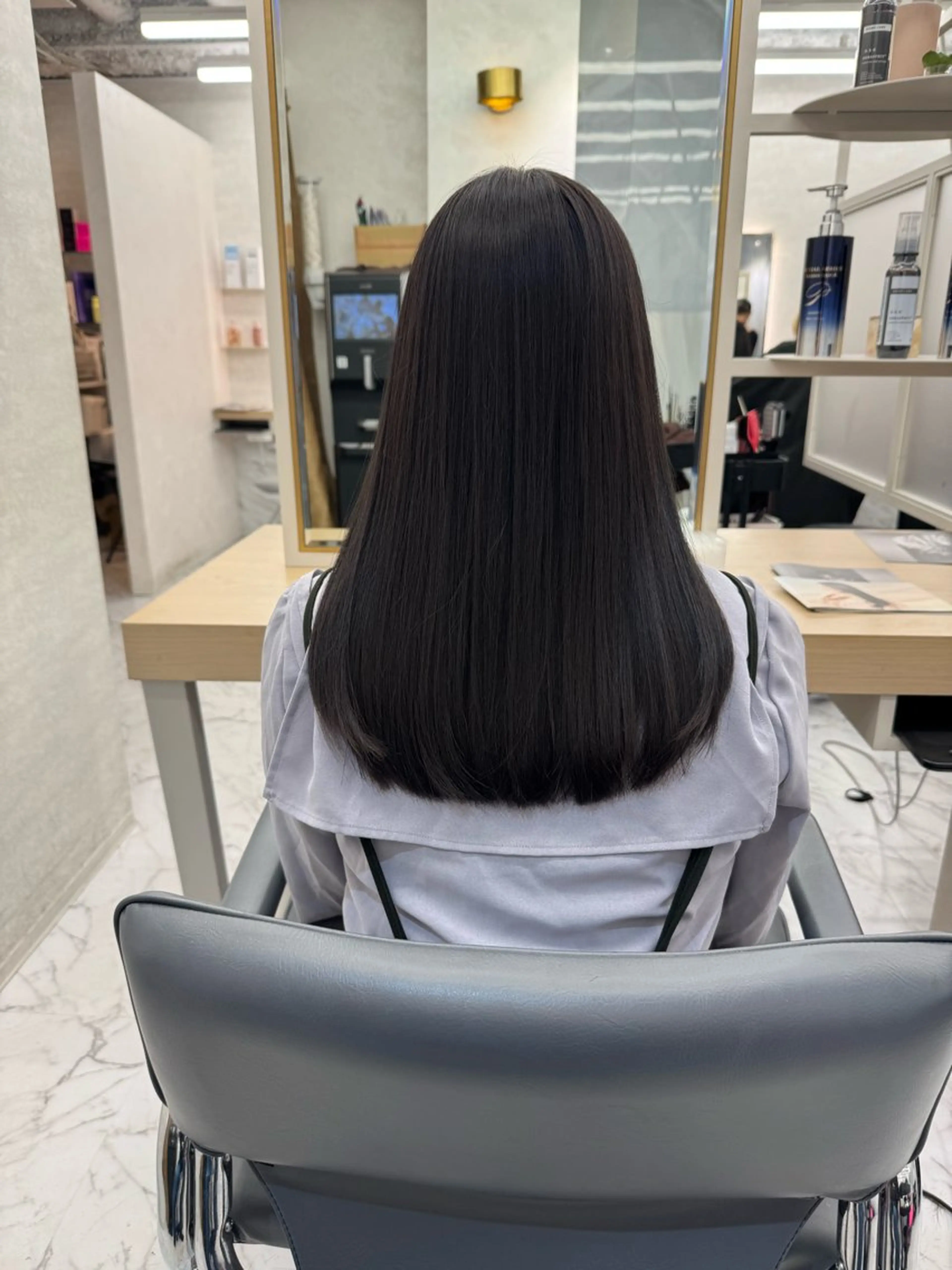 セミロング カラー 酒井 俊紀のヘアスタイル