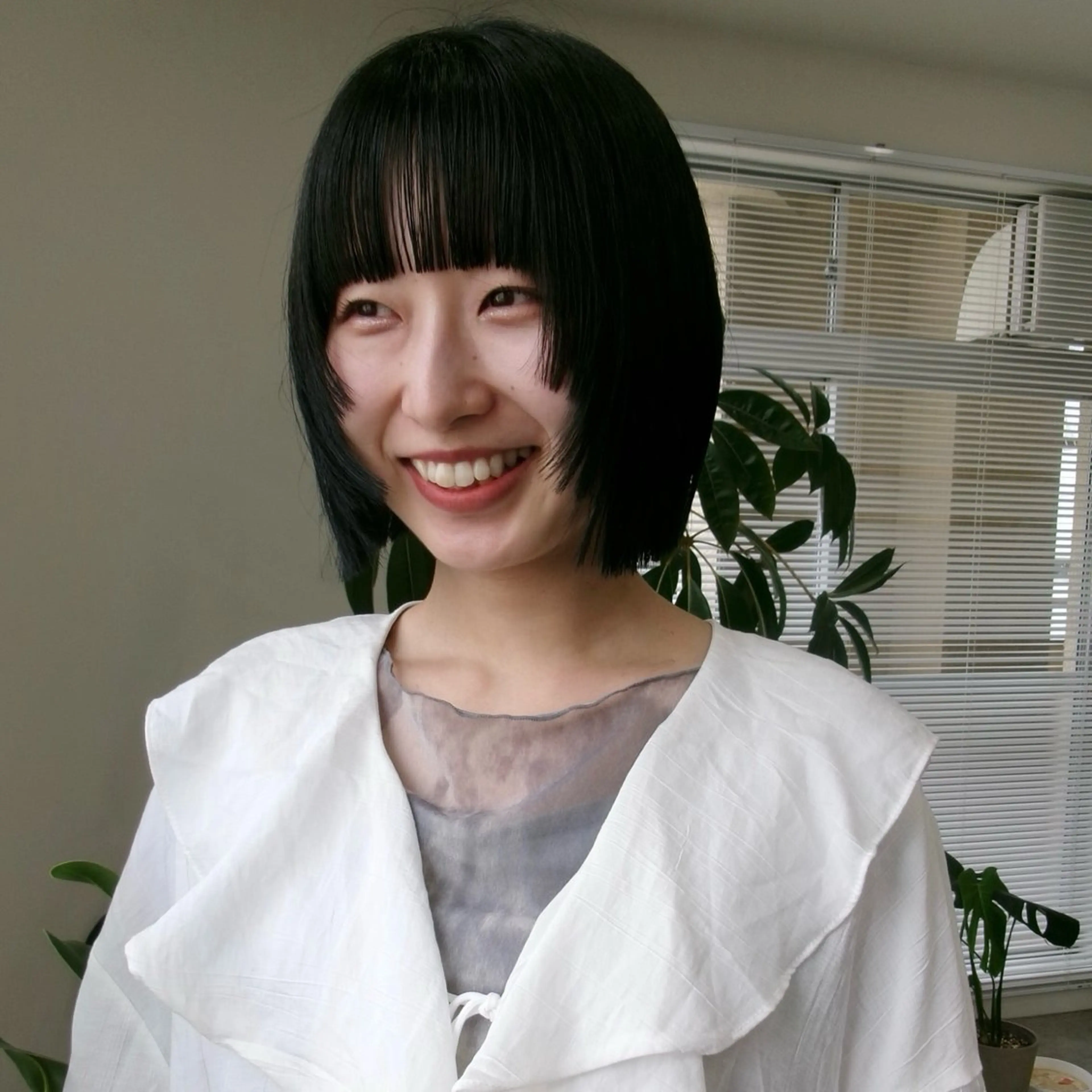 ショート カラー 切りっぱなしボブ ボブ デザインカット arisa/暖色 /伏見/レイヤーのヘアスタイル