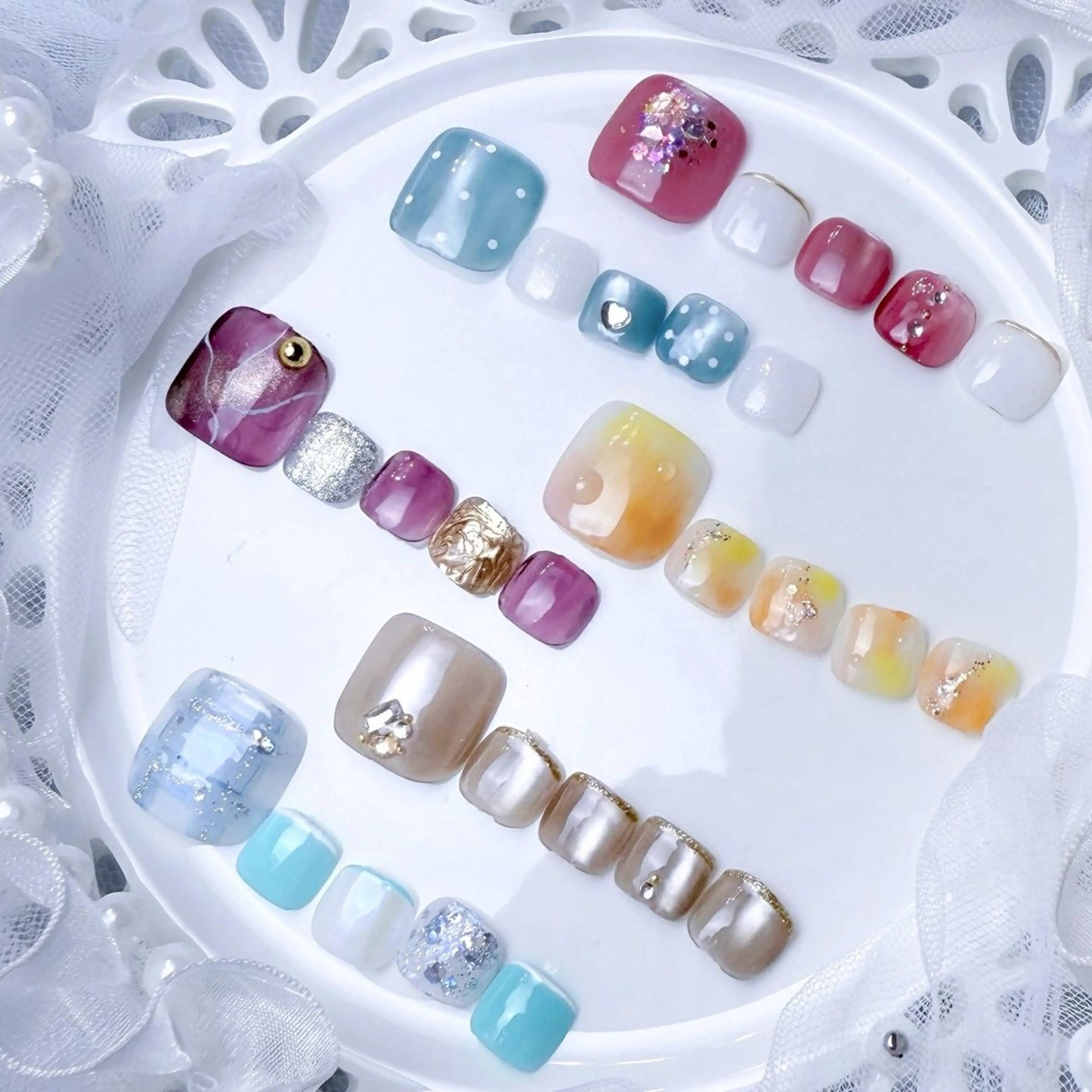 ネイル フットネイル フットネイル 𝑬𝑹𝑰𝑲𝑨 𓂃🎀𓈒𓏸のネイルデザイン