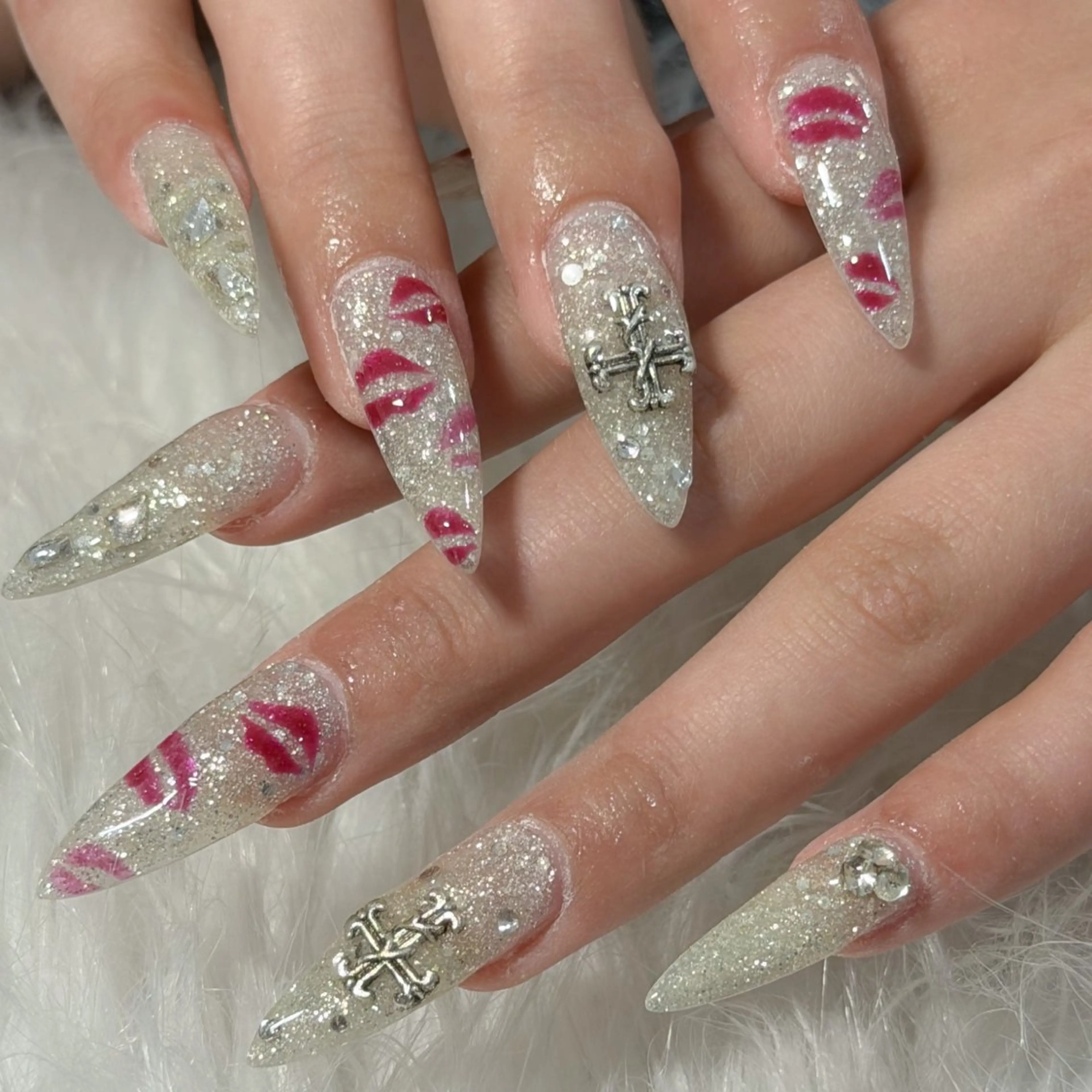 ネイル ハンドネイル フットネイル LAVISH nanamiのネイルデザイン