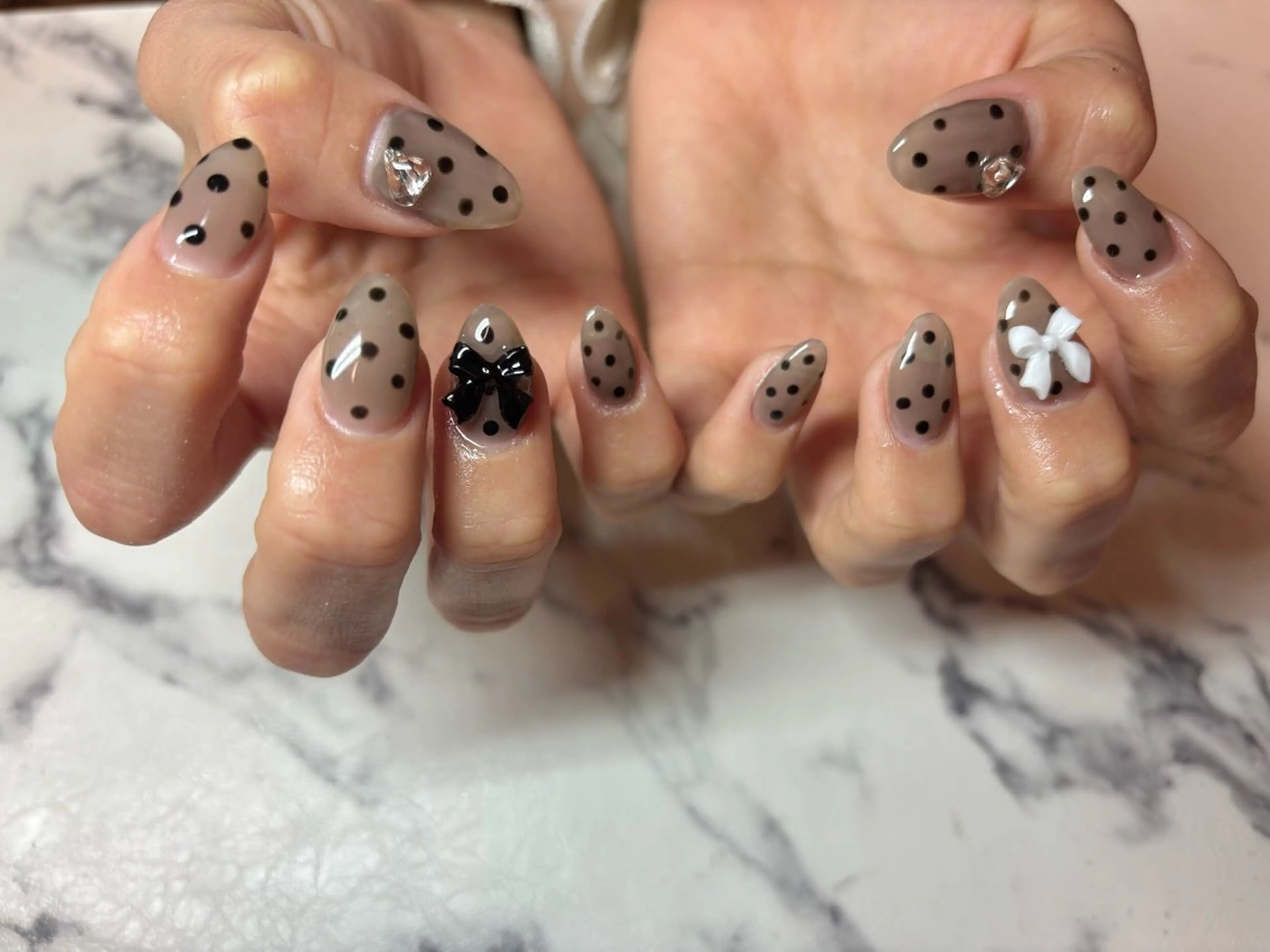 ネイル ドット 長さ出し ハート 韓国ネイル ニュアンスネイル mimimi beauty salon所属・I. MITSUKIのネイルデザイン