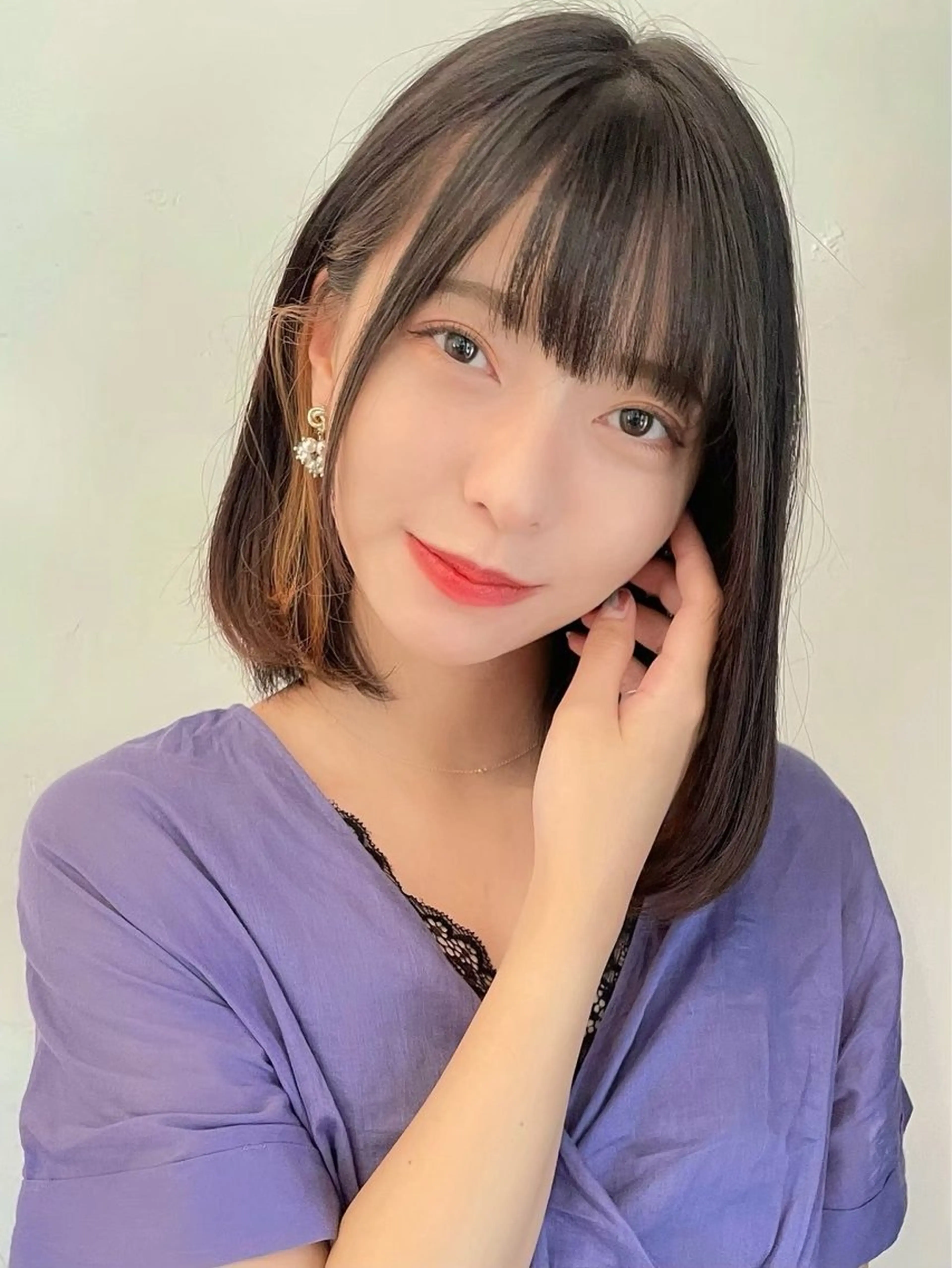 セミロング 米澤 由衣のヘアスタイル