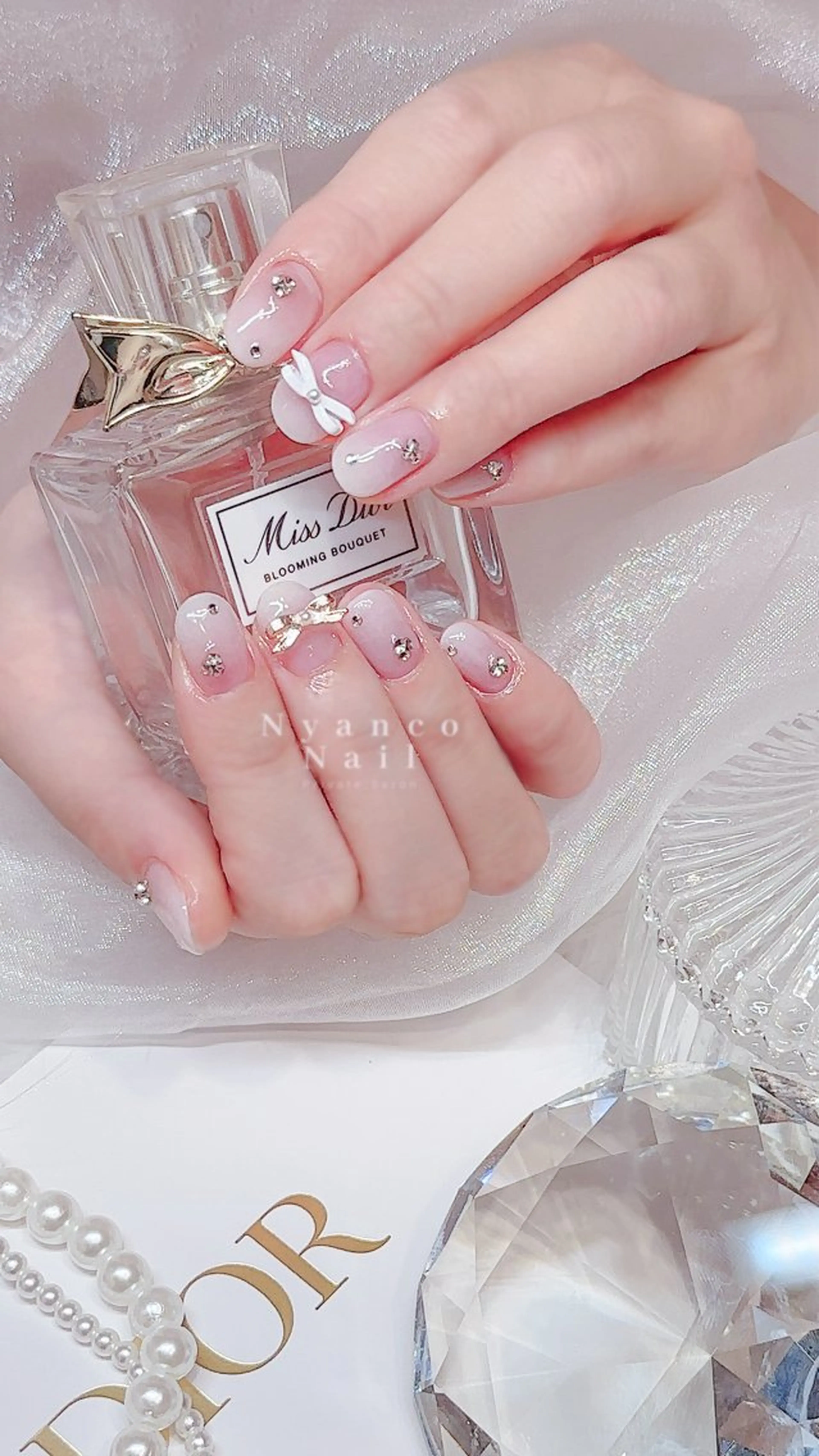 ネイル ジェルネイル グラデーション 氷ネイル・うるうるネイル キラキラネイル 夏ネイル Nyanco Nailのネイルデザイン