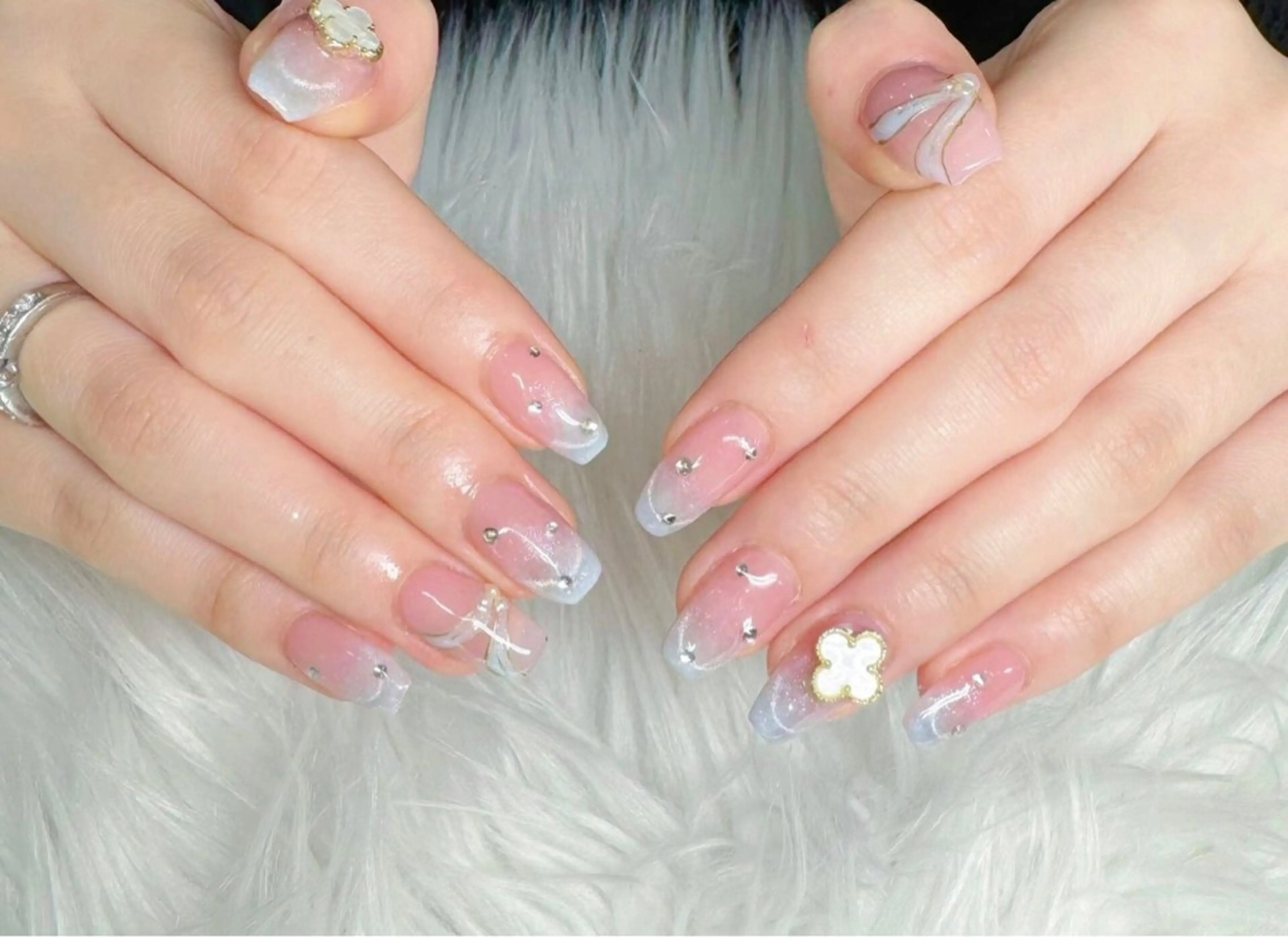 ネイル フットネイル フレンチネイル ガラスフレンチ マグネットネイル ニュアンスネイル hami nailのネイルデザイン