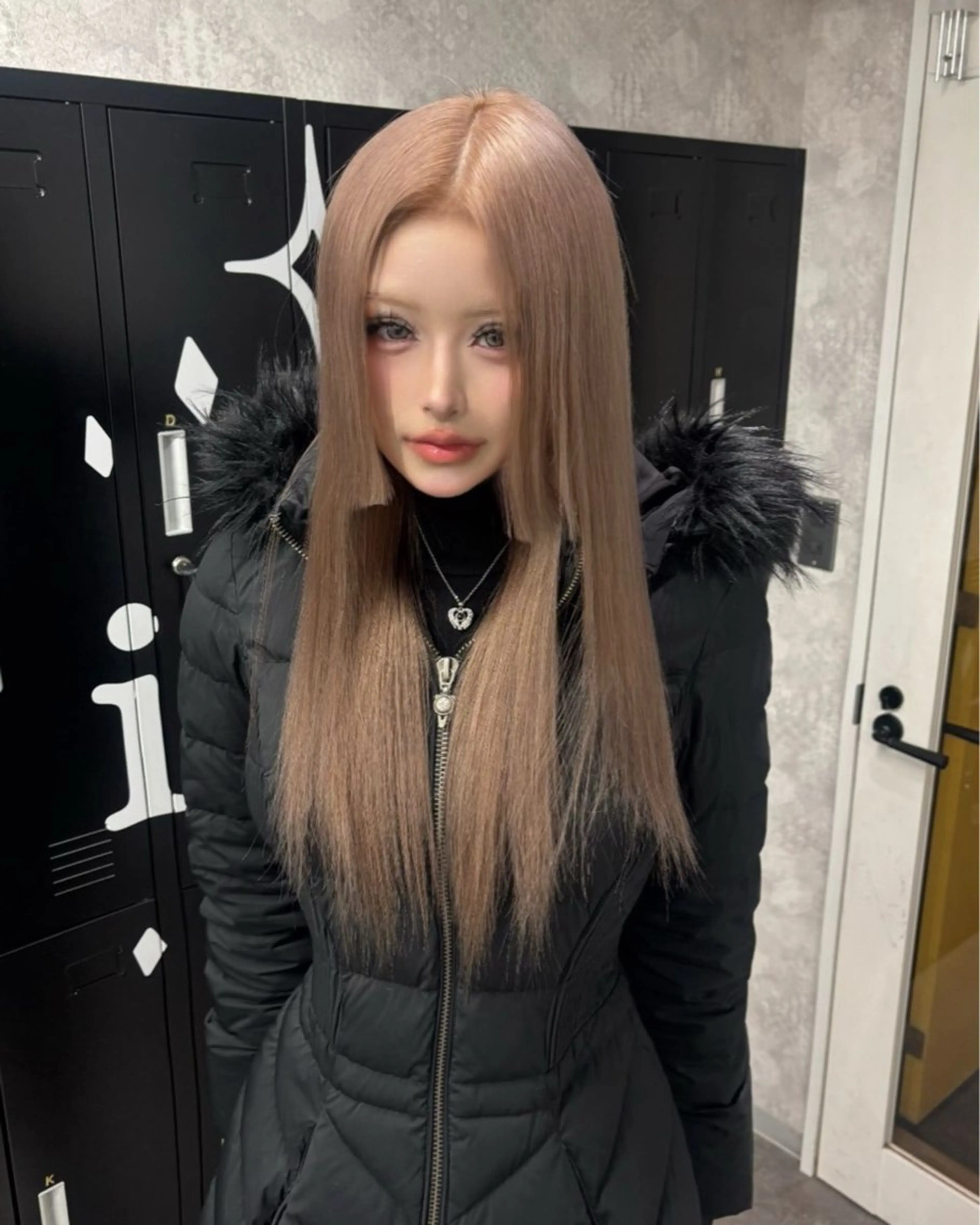 セミロング カラー ギャル/ハイトーン 特化/ルイヤのヘアスタイル