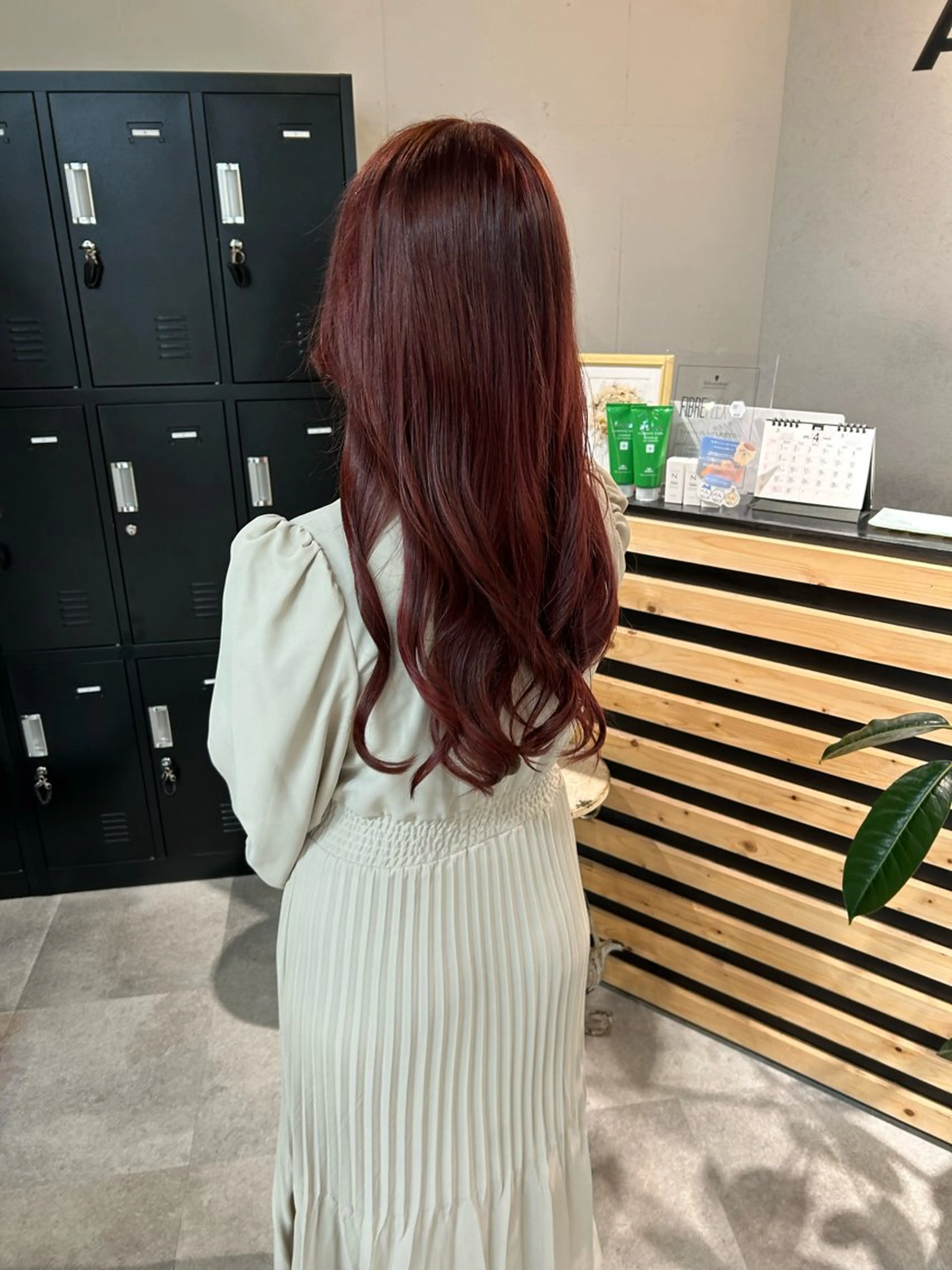 ミディアム カラー ブラウンカラー レッドカラー レッドブラウン レイヤーカット ローレイヤー カット ヘアカラー トリートメント ウルフカット レイヤーカット上柿のヘアスタイル