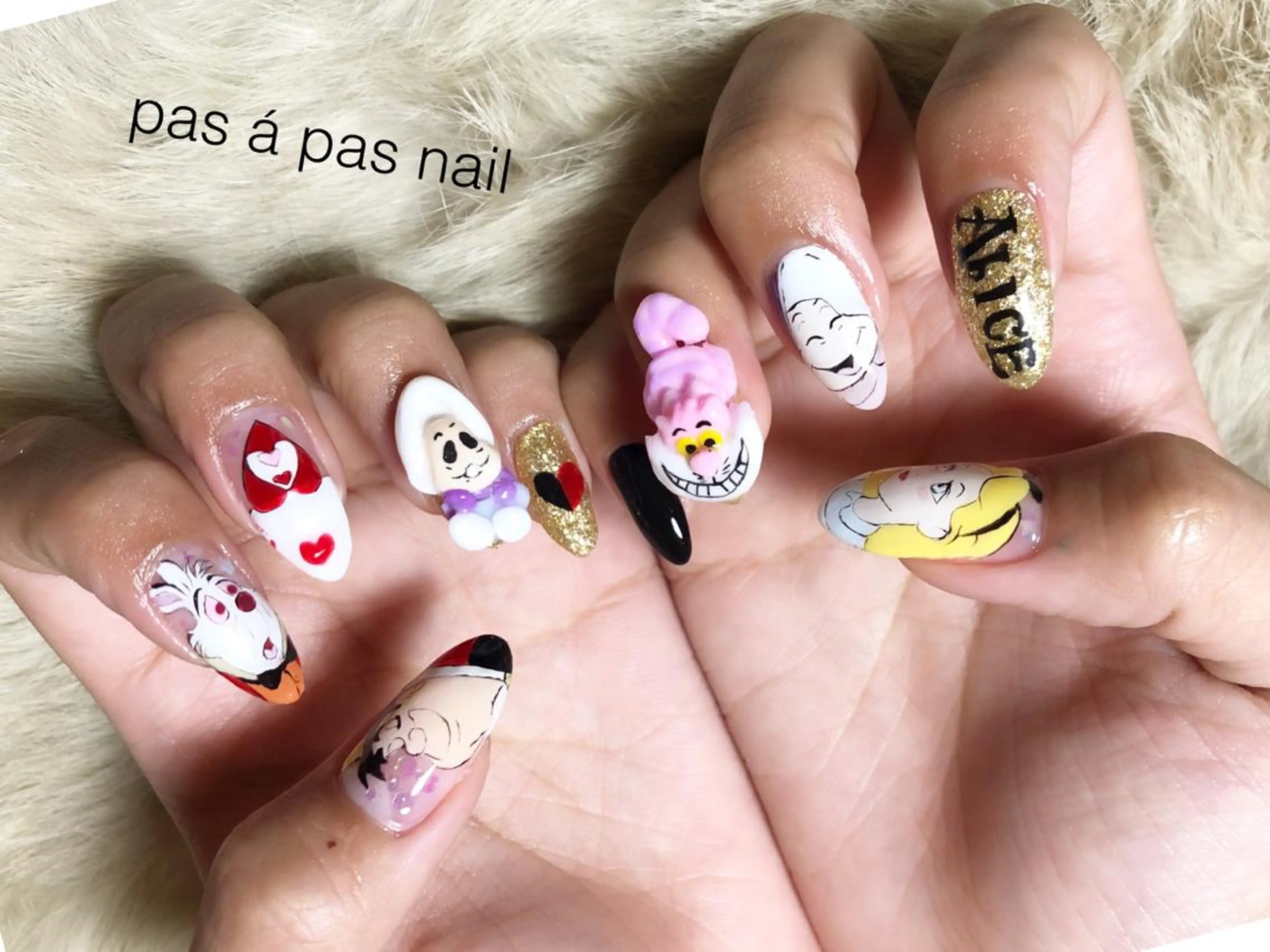 ネイル Yakko pas á pasのネイルデザイン