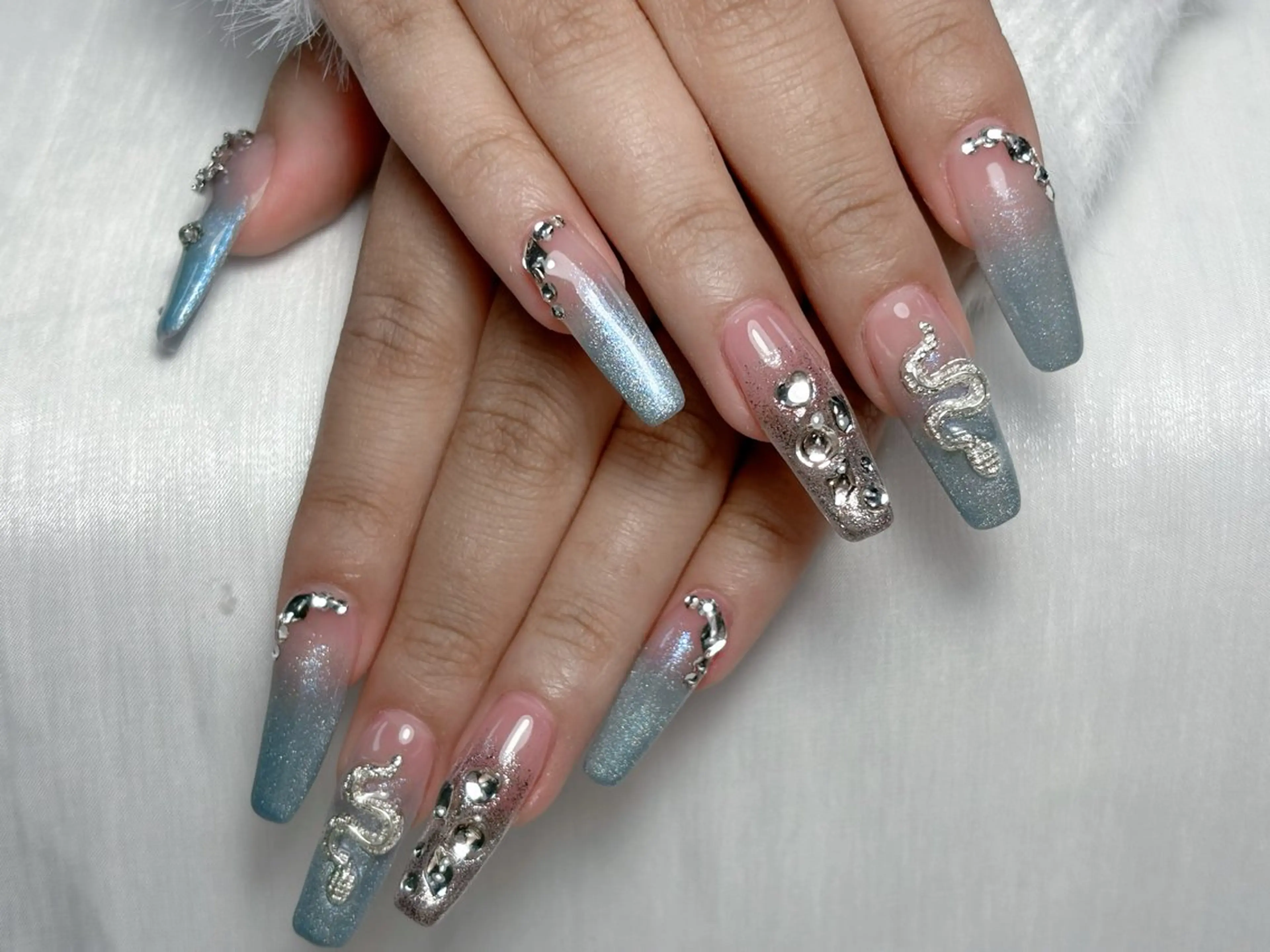 ネイル ハンドネイル ハンドケア 小林 凛のネイルデザイン