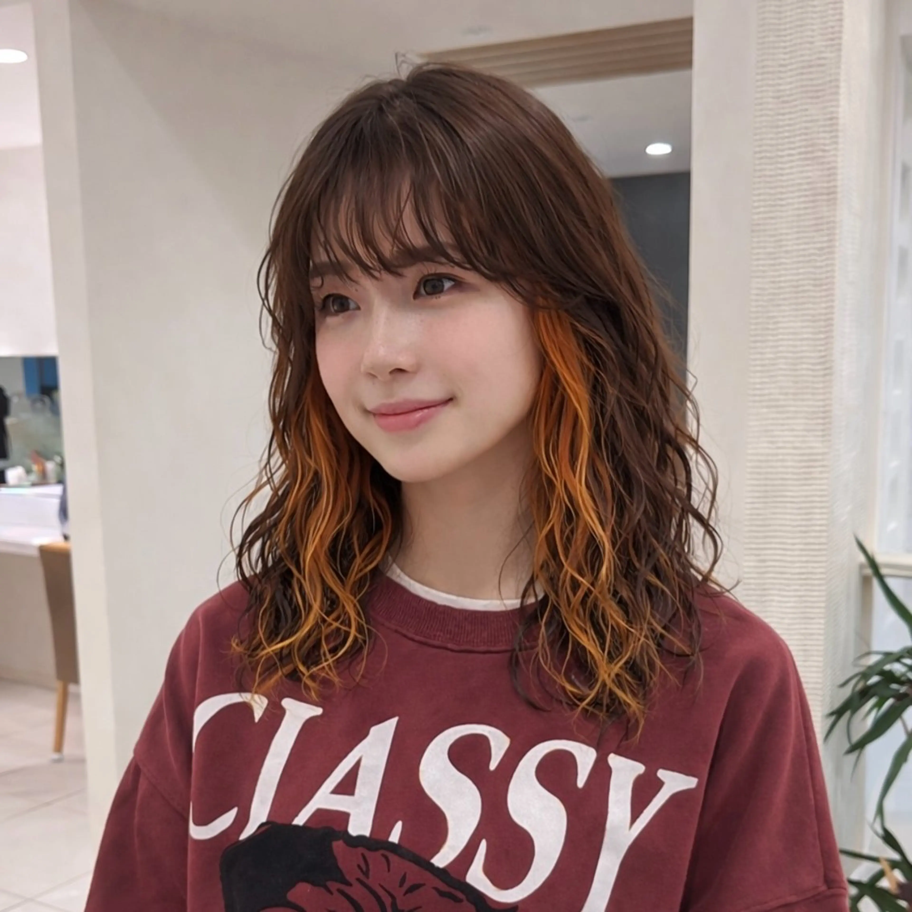 ミディアム カラー ミディアムパーマ ベージュカラー ブリーチ イヤリングカラー オレンジ カット ヘアカラー トリートメント 暖色カラー/パラッと Bob/モエのヘアスタイル