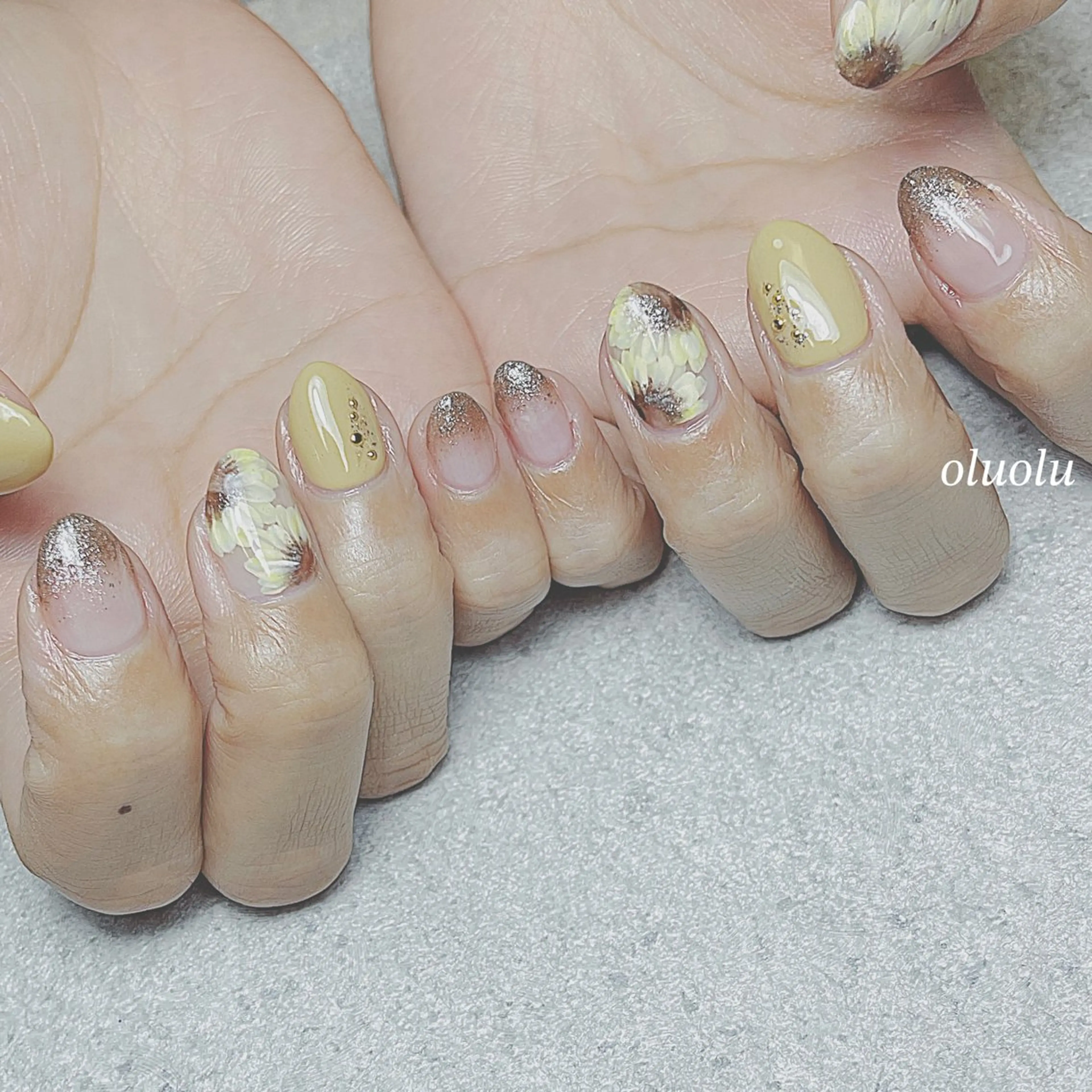ネイル アートネイル フラワーネイル フットネイル ニュアンスネイル 夏ネイル ハンドネイル 大村 紬華のネイルデザイン