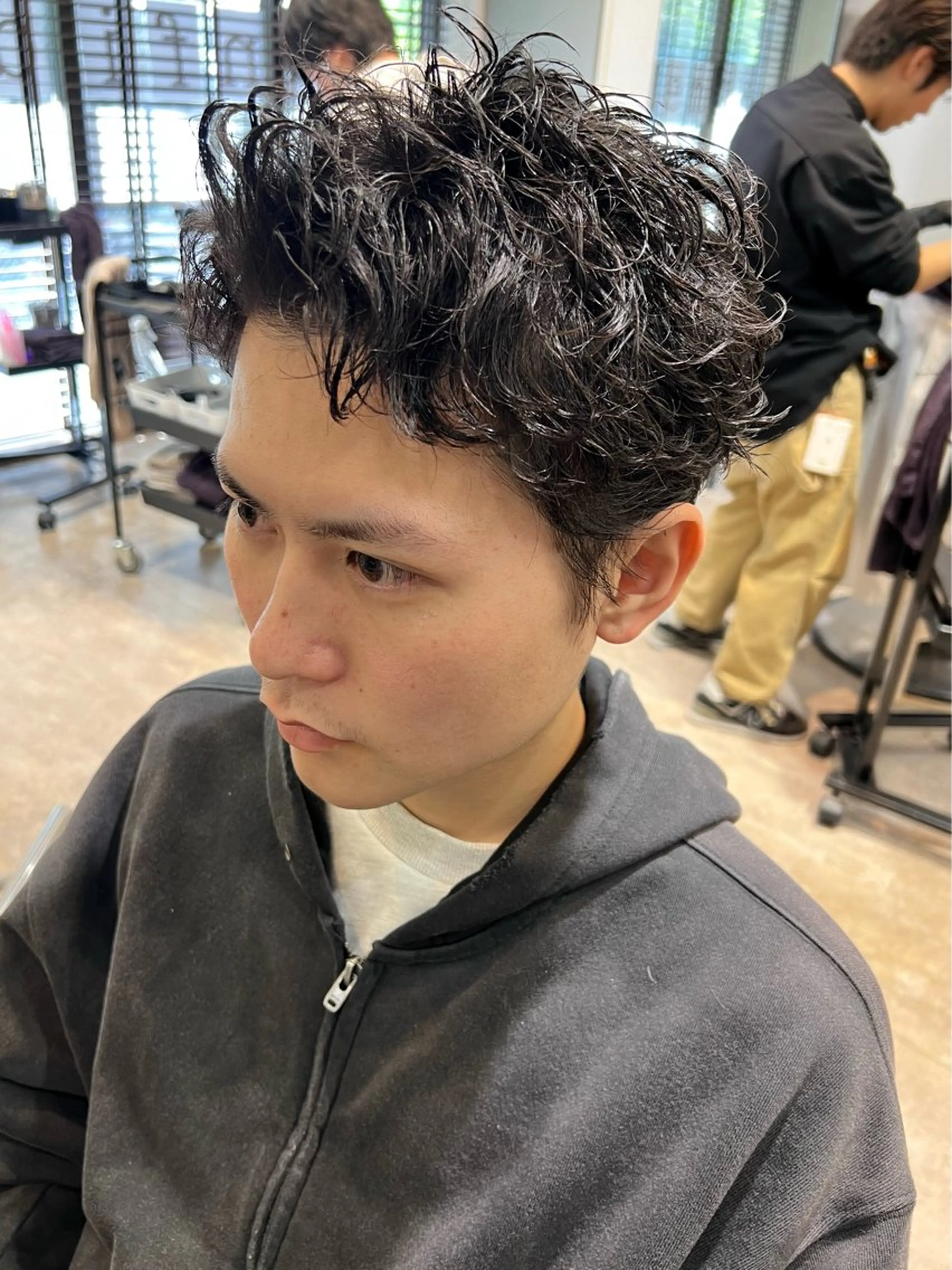 ショート パーマ メンズ メンズパーマ 似合わせカット ショートヘア カット 稲村侑斗朝セット1分 メンズパーマのヘアスタイル