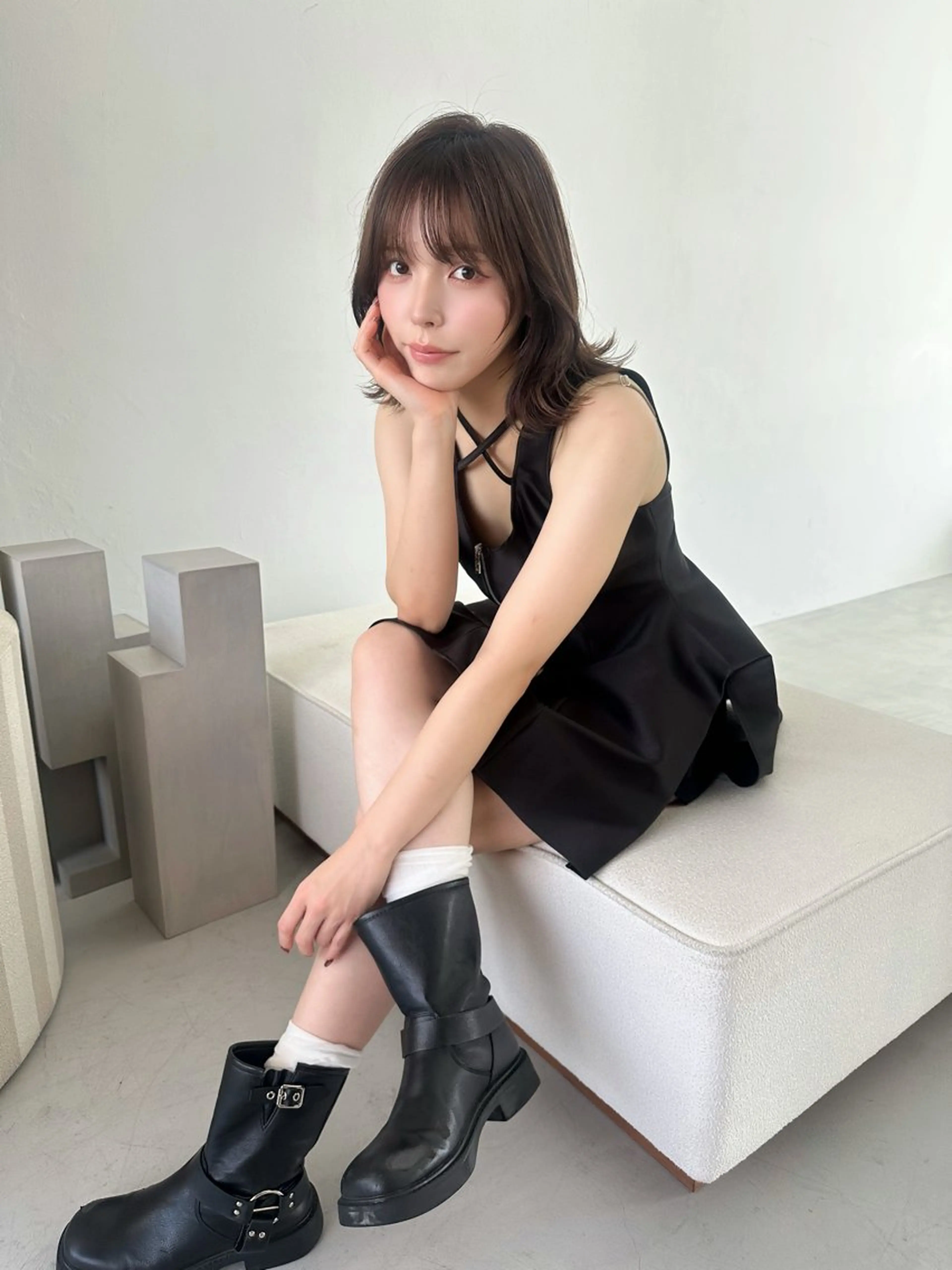 ミディアム くびれヘア くびれレイヤー レイヤーカット 鎌倉 彩のヘアスタイル