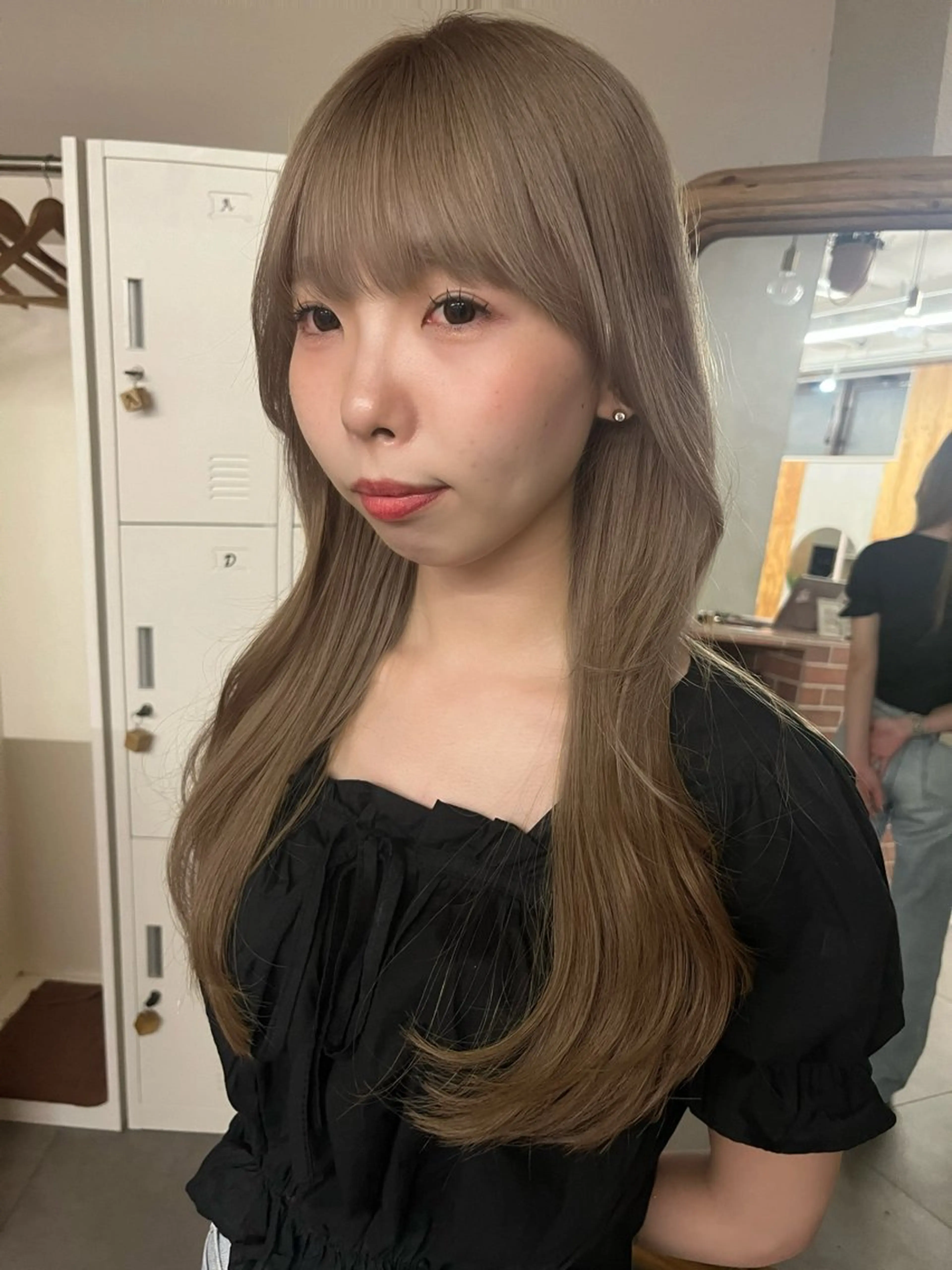 ロング レイヤーカット/ 酸性ストレート梅田のヘアスタイル
