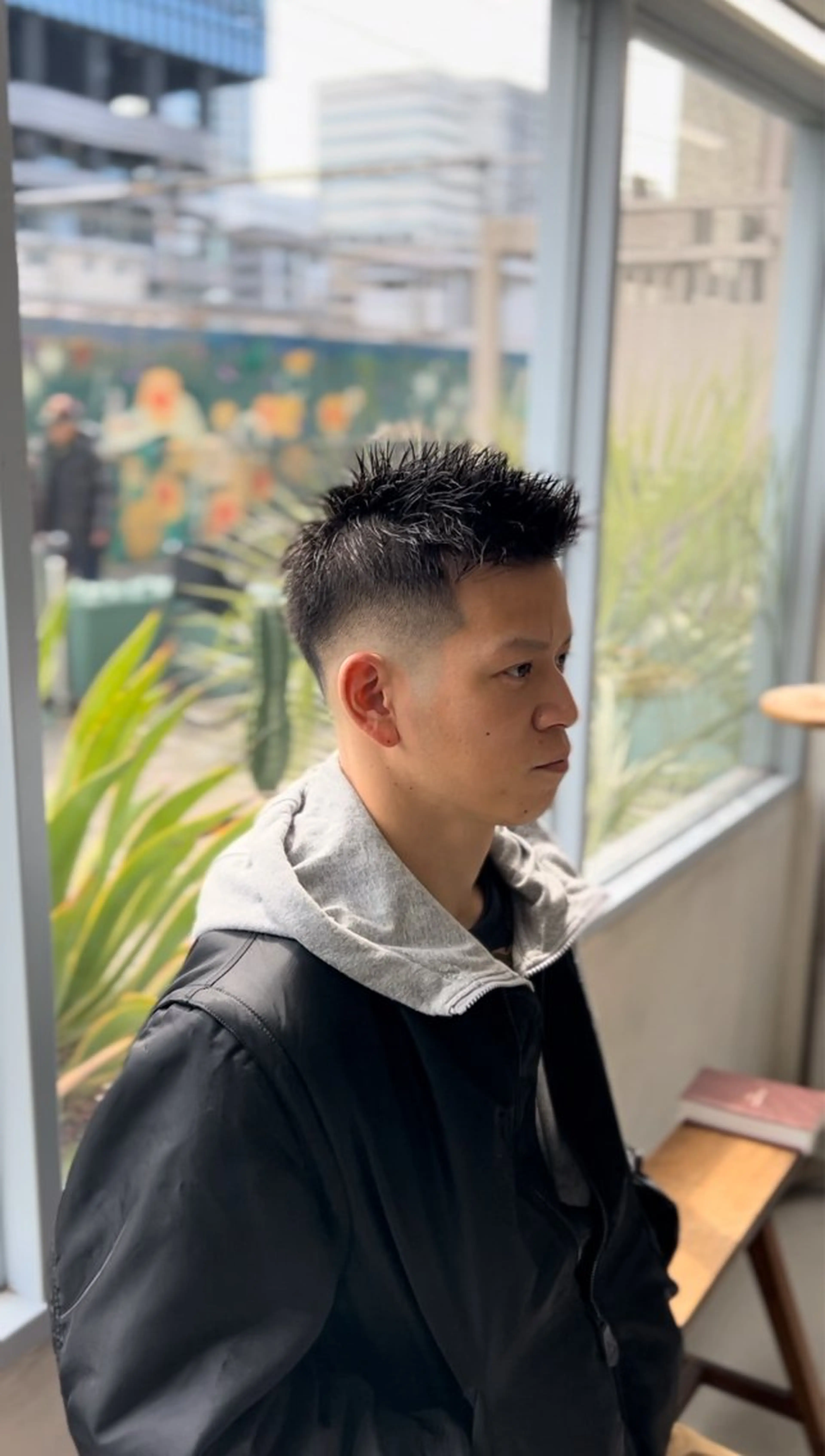 ショート カット 吉田 彩人のヘアスタイル