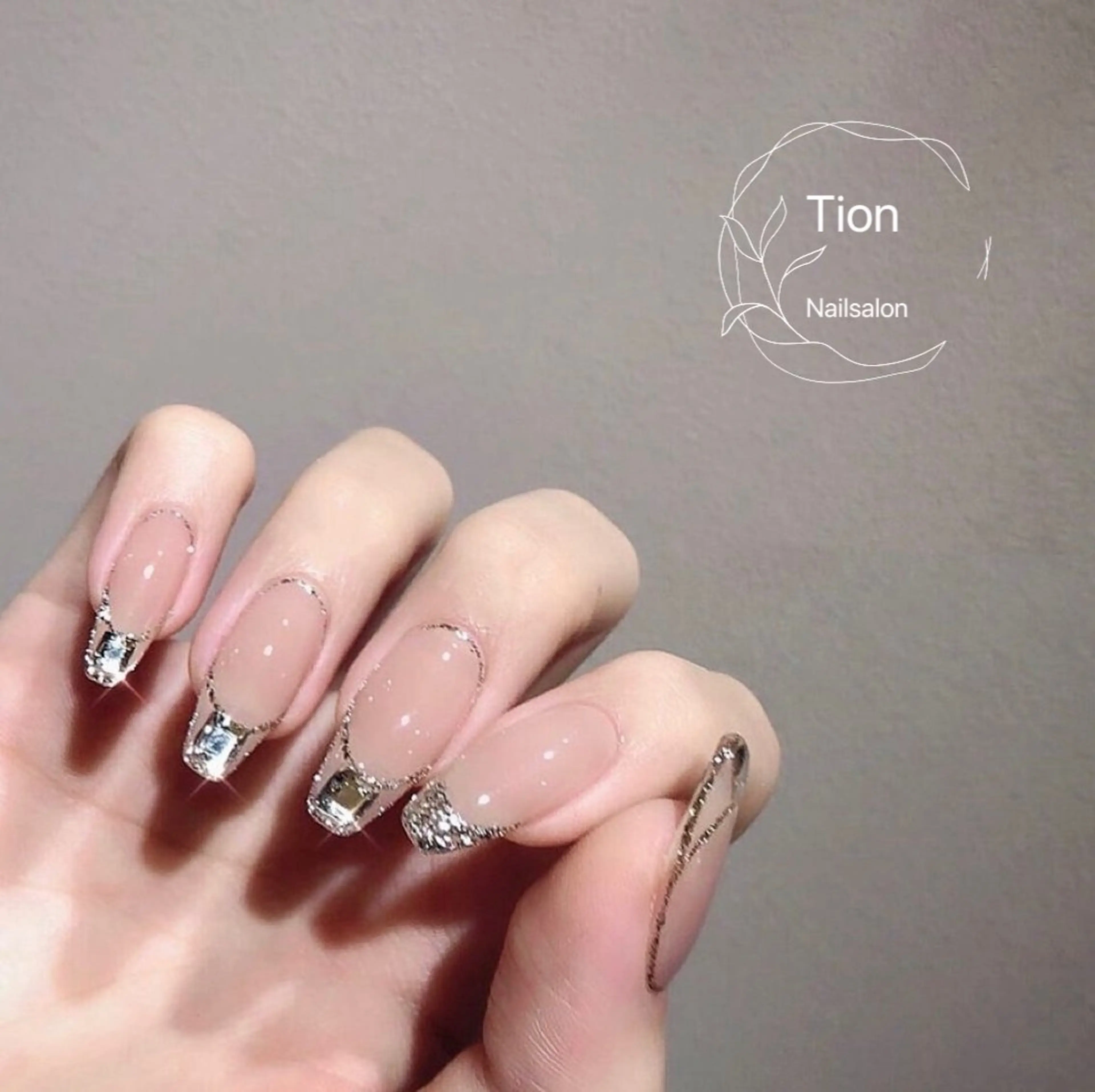 ネイル チークネイル 長さ出し フットネイル フレンチネイル ジェルネイル Nailsalon Tion 川崎店のネイルデザイン