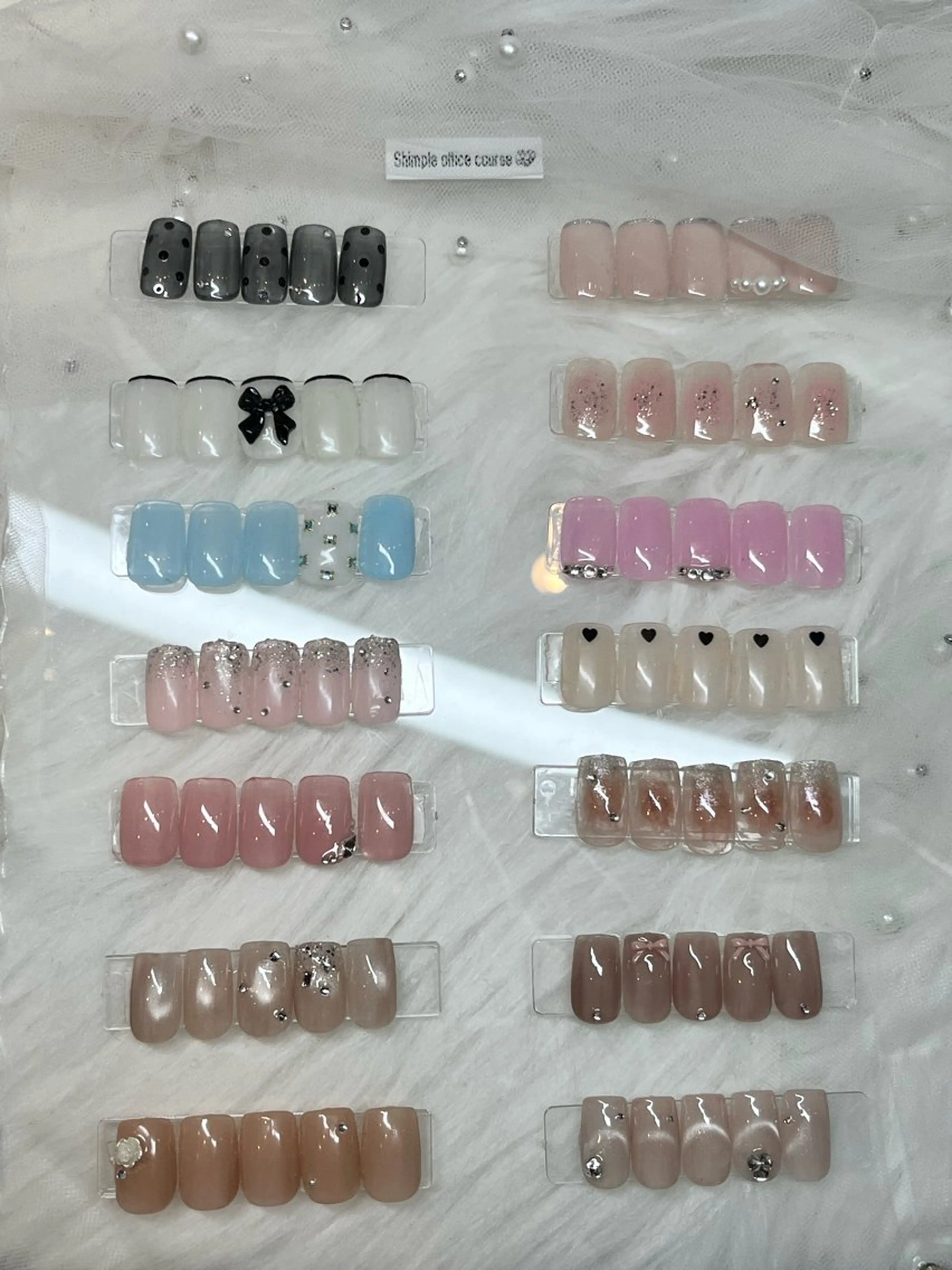 ネイル ハンドネイル EmaNail MOMOのネイルデザイン