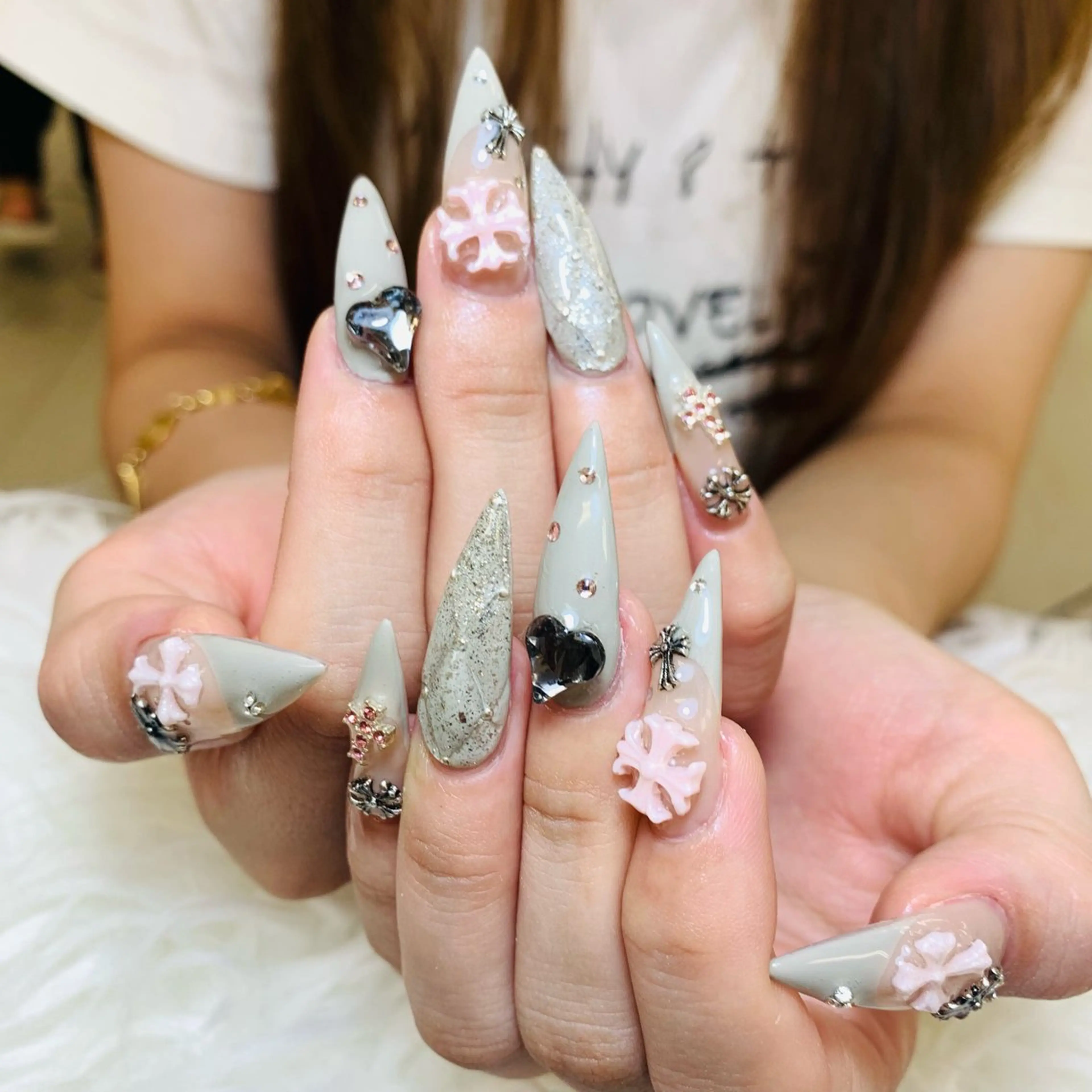 ネイル チークネイル 長さ出し フットネイル マグネットネイル 持ち込み ハンドネイル ANH NAIL ゴテゴテ専門店💎のネイルデザイン