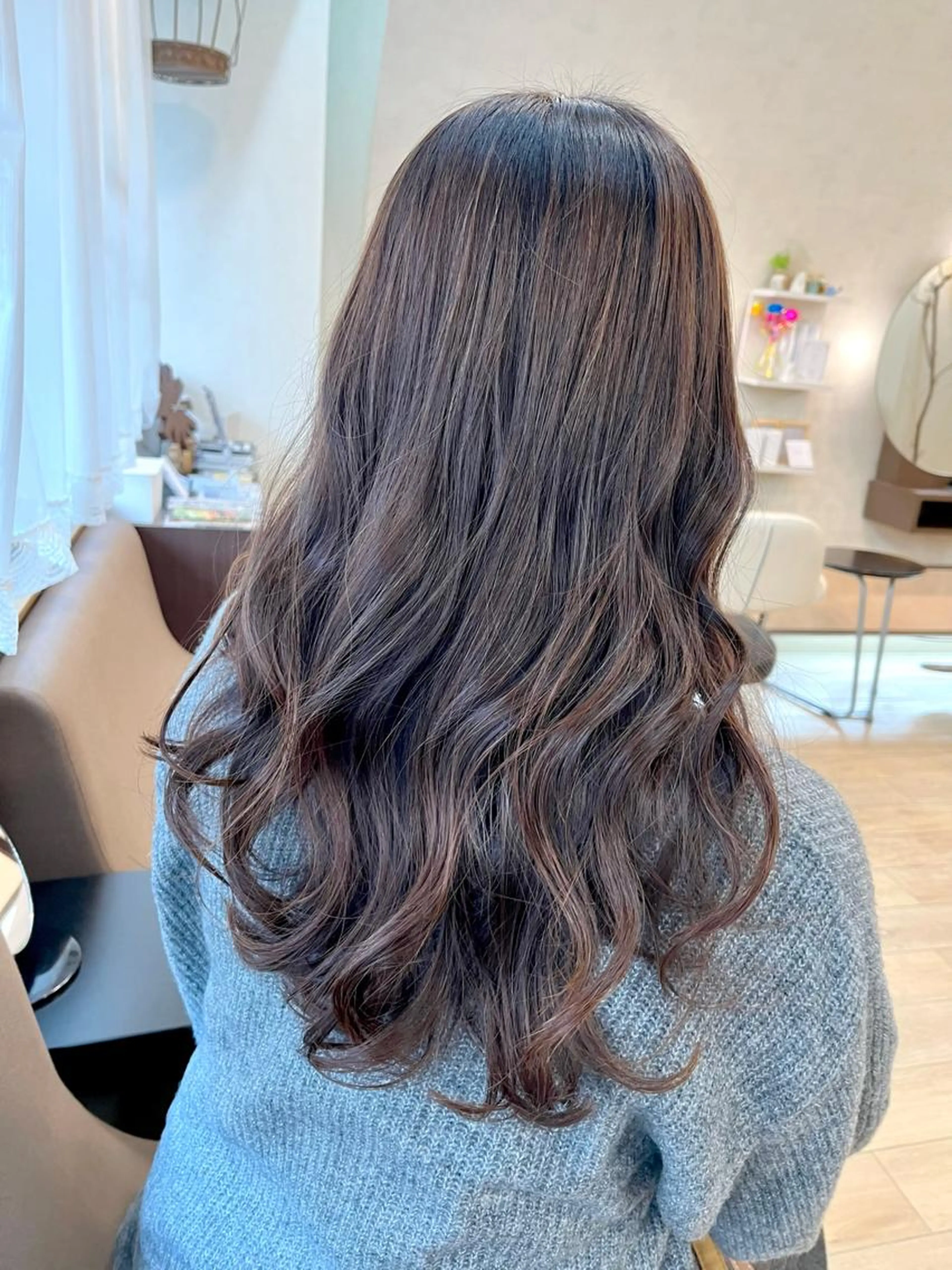 アイロンで巻いたような仕上がり🌟コテ巻き風デジタルパーマ＋骨格補正カット【南草津】の写真