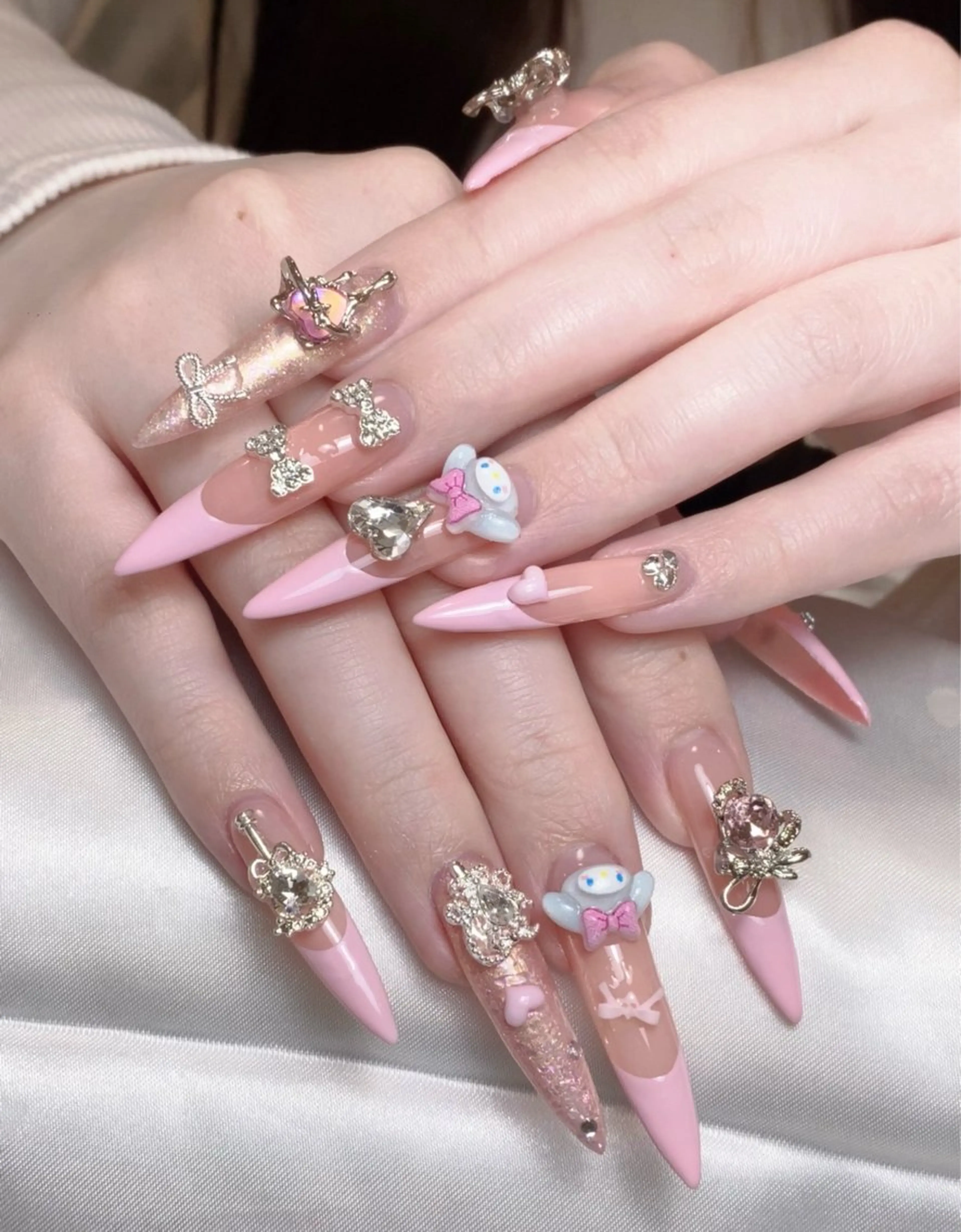 ネイル べっ甲ネイル チークネイル フラッシュネイル フレンチネイル グラデーション ハンドネイル Nguyen thi Linhのネイルデザイン