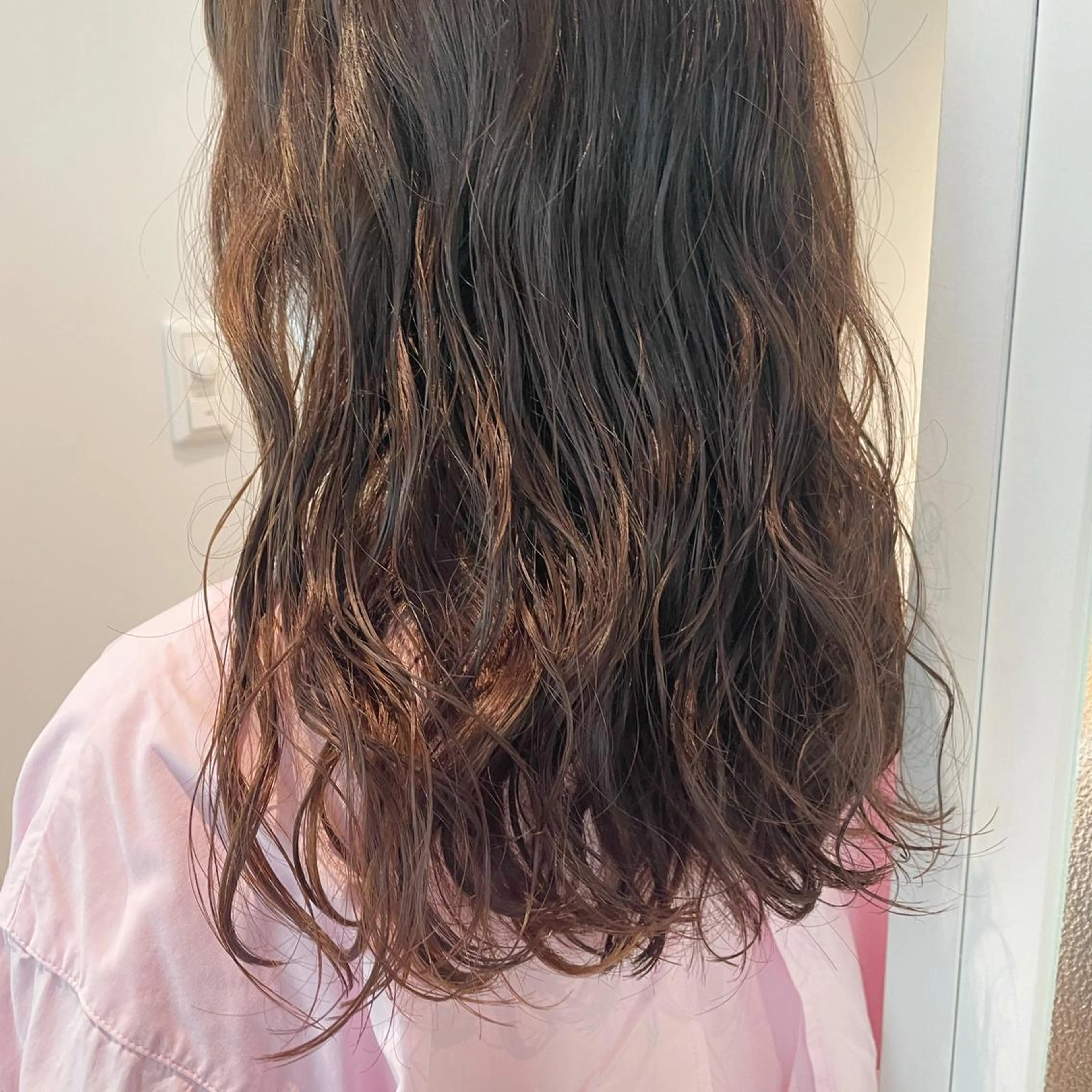 ロング パーマ gotoday　shaire　saron所属・miu. ボブ/透け感カラーのヘアスタイル