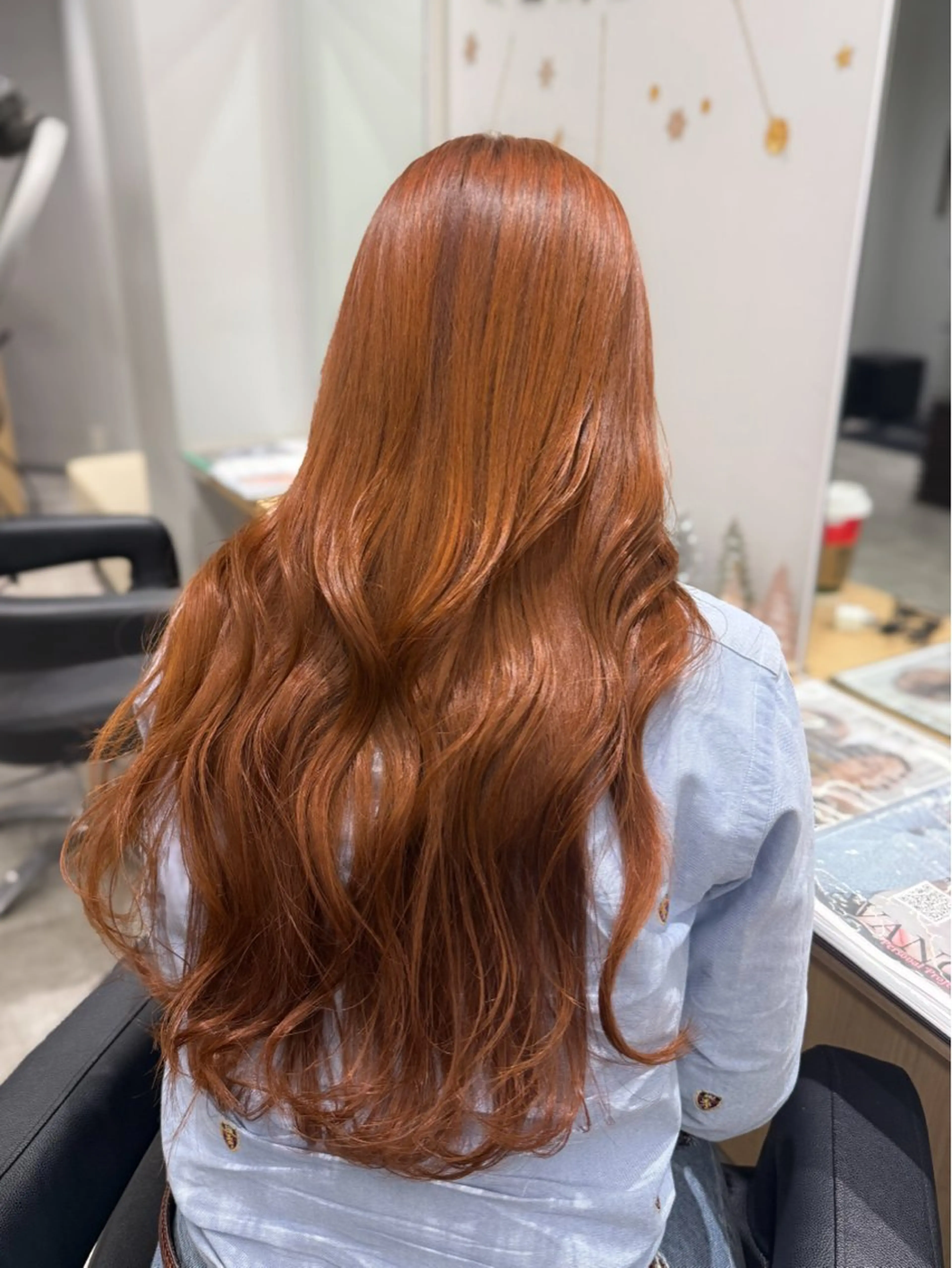 ロング カラー ブリーチ ブリーチなしカラー オレンジ カット ヘアカラー トリートメント 巻ける髪質改善🫧ハ イライト/永田汰伊智のヘアスタイル