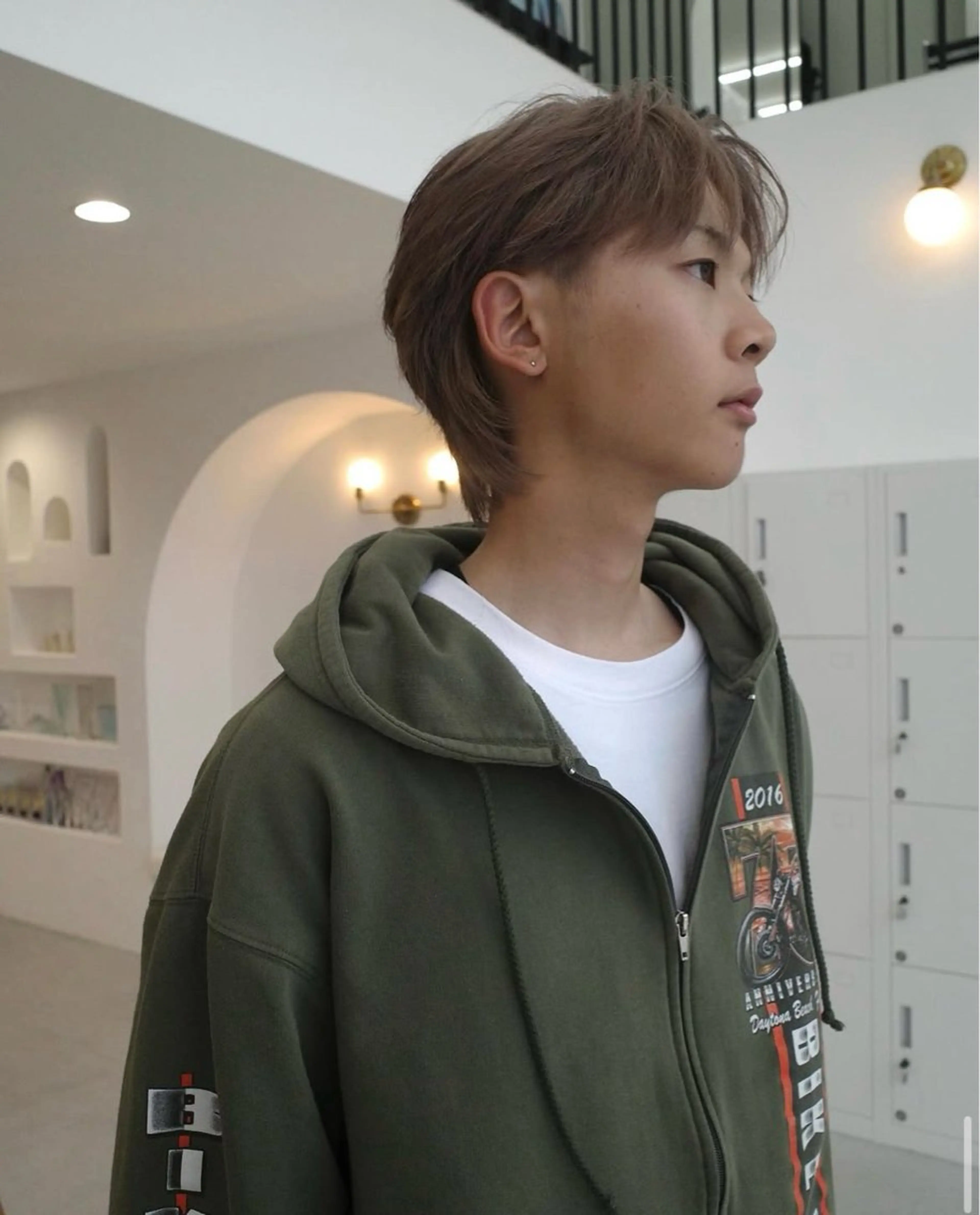 ショート メンズ フェザーパーマ メンズパーマ メンズショート メンズツイストパーマ 波巻きパーマ 網谷 萌夏のヘアスタイル