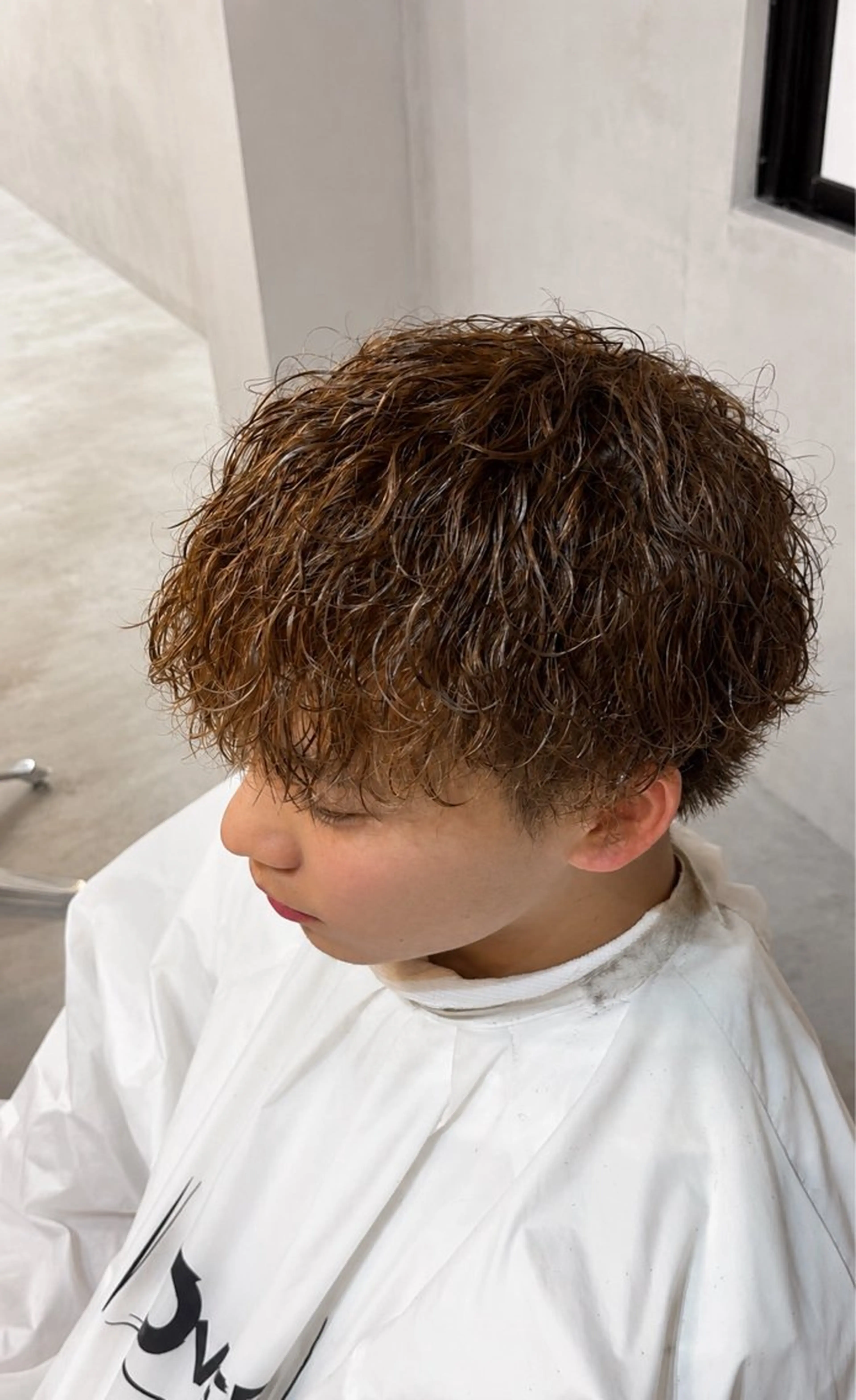 メンズ メンズ韓国風 マッシュ メンズパーマ カット パーマ ツイスト シャドー マッシュおがたたくむのヘアスタイル