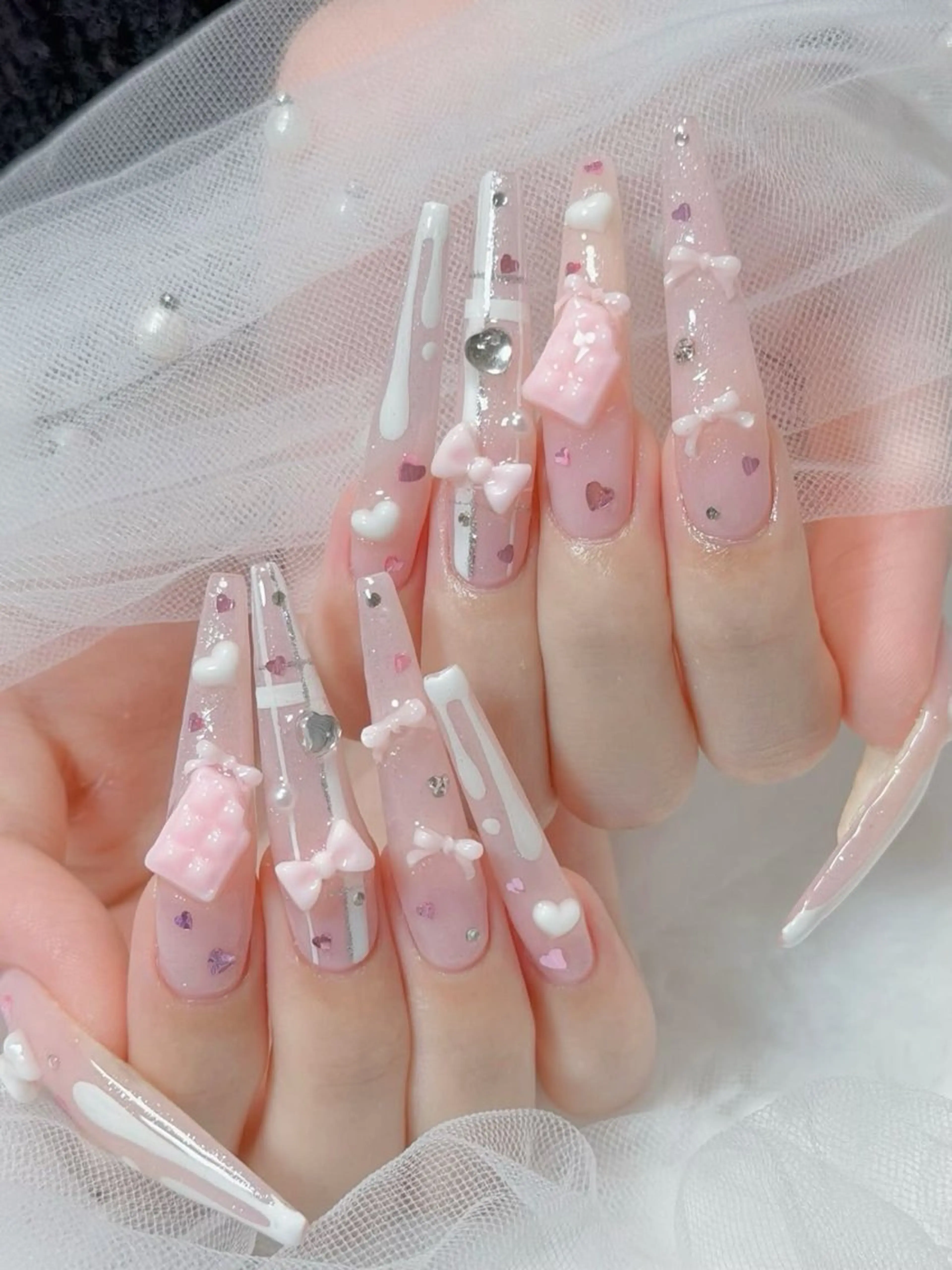 カラー グラデーションカラー ピンクカラー ハンドネイル AIN Nailのネイルデザイン
