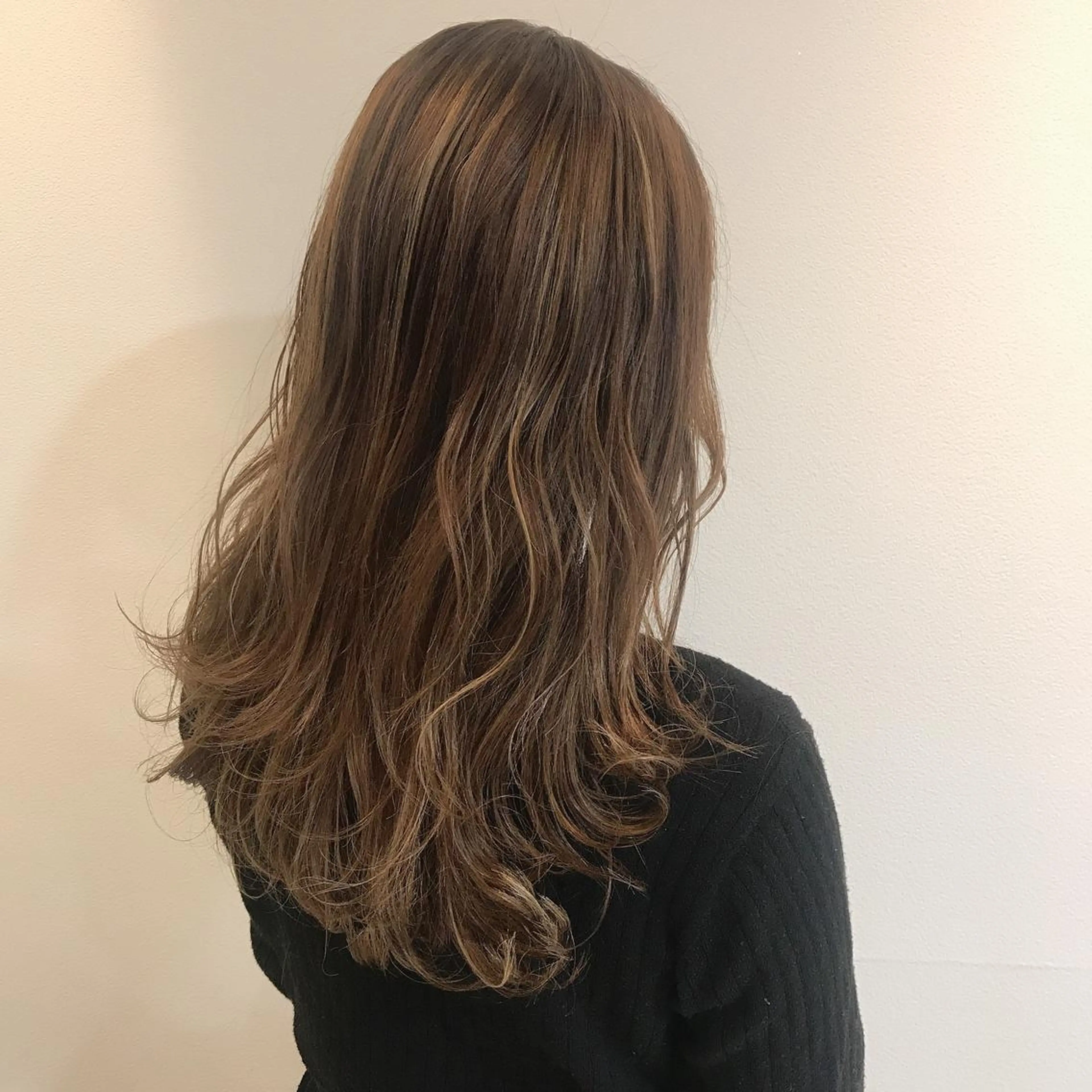 ロング ヤマシタ ミサキのヘアスタイル