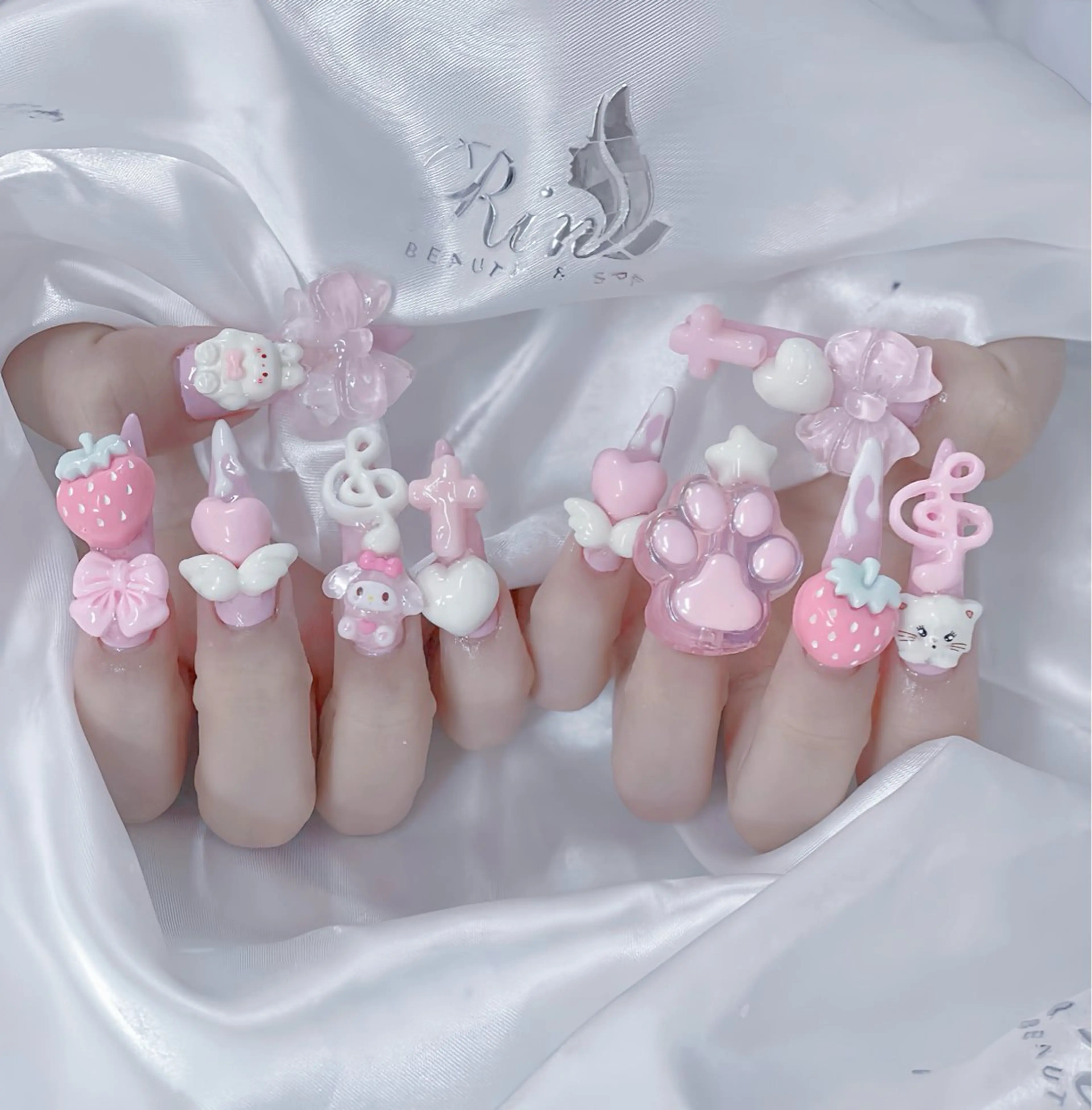 ネイル アートネイル 成人式 ジェルネイル ニュアンスネイル ネイルチップ ハンドネイル Rin Nail 新大久保店のネイルデザイン