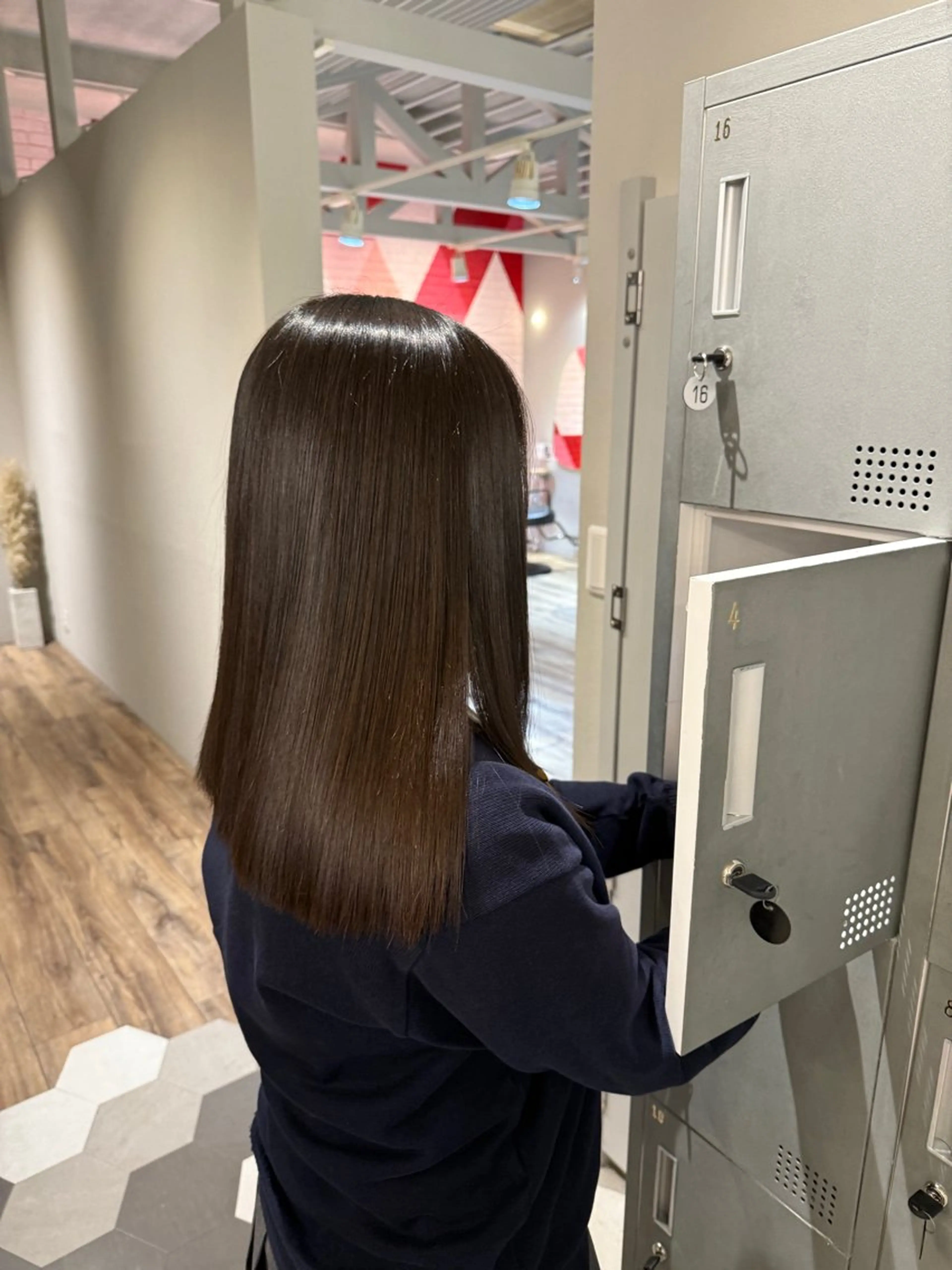 ミディアム 顔まわりレイヤー レイヤーカット カット トリートメント モデル募集🪻 /ゆるりのヘアスタイル