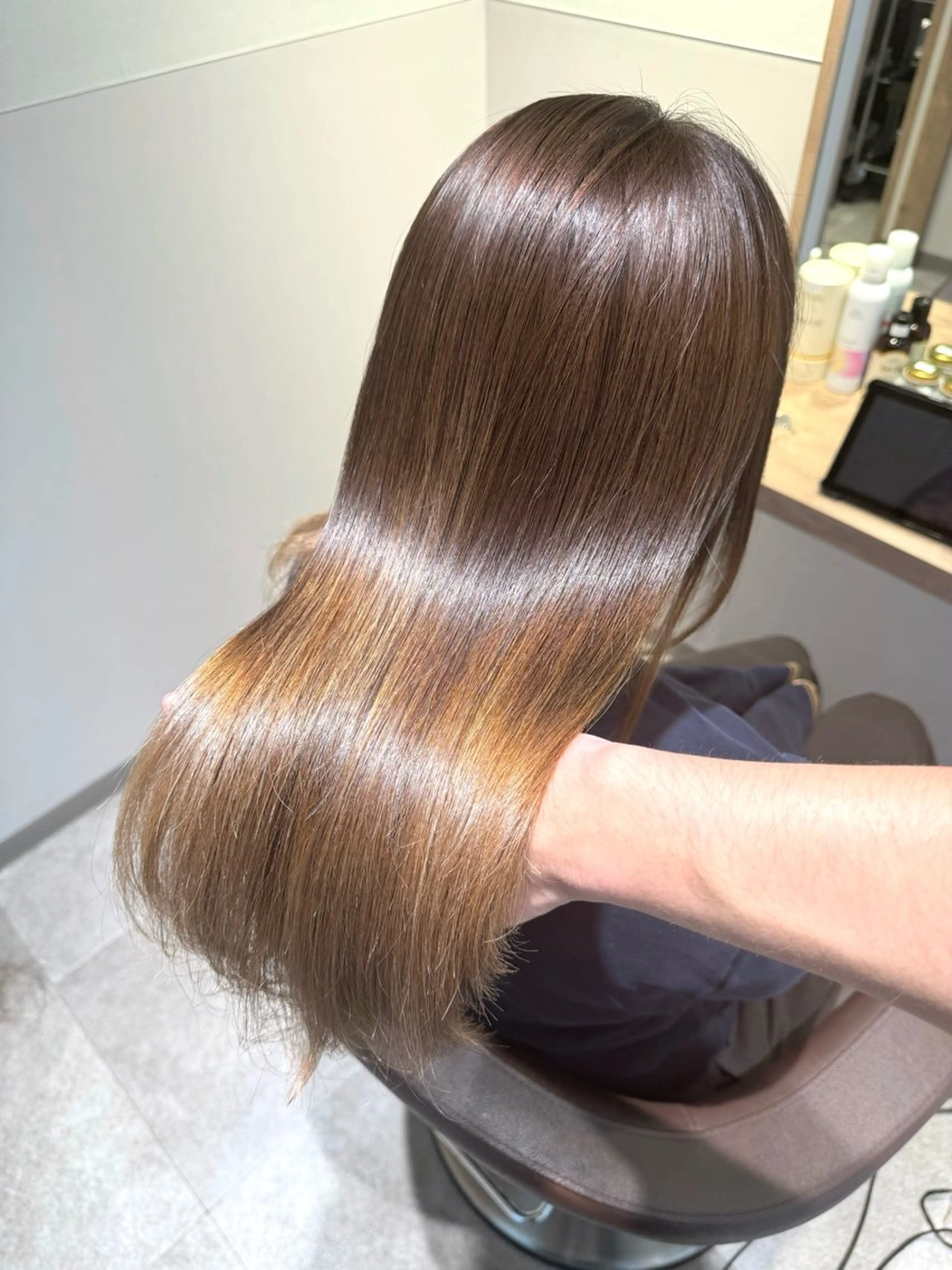 セミロング 似合わせカット トリートメント 髪質改善専門店 縮毛矯正安阪のヘアスタイル