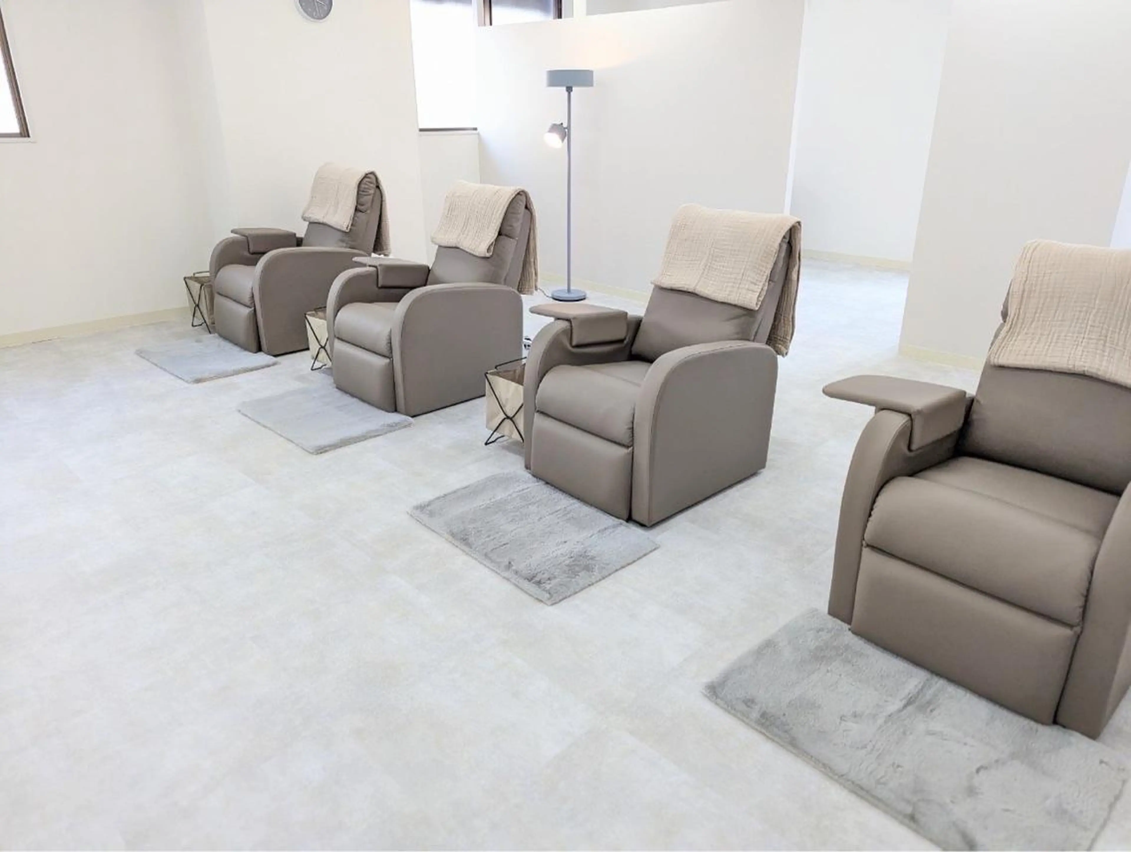 ネイル Bianca🩶 SHIONOのネイルデザイン