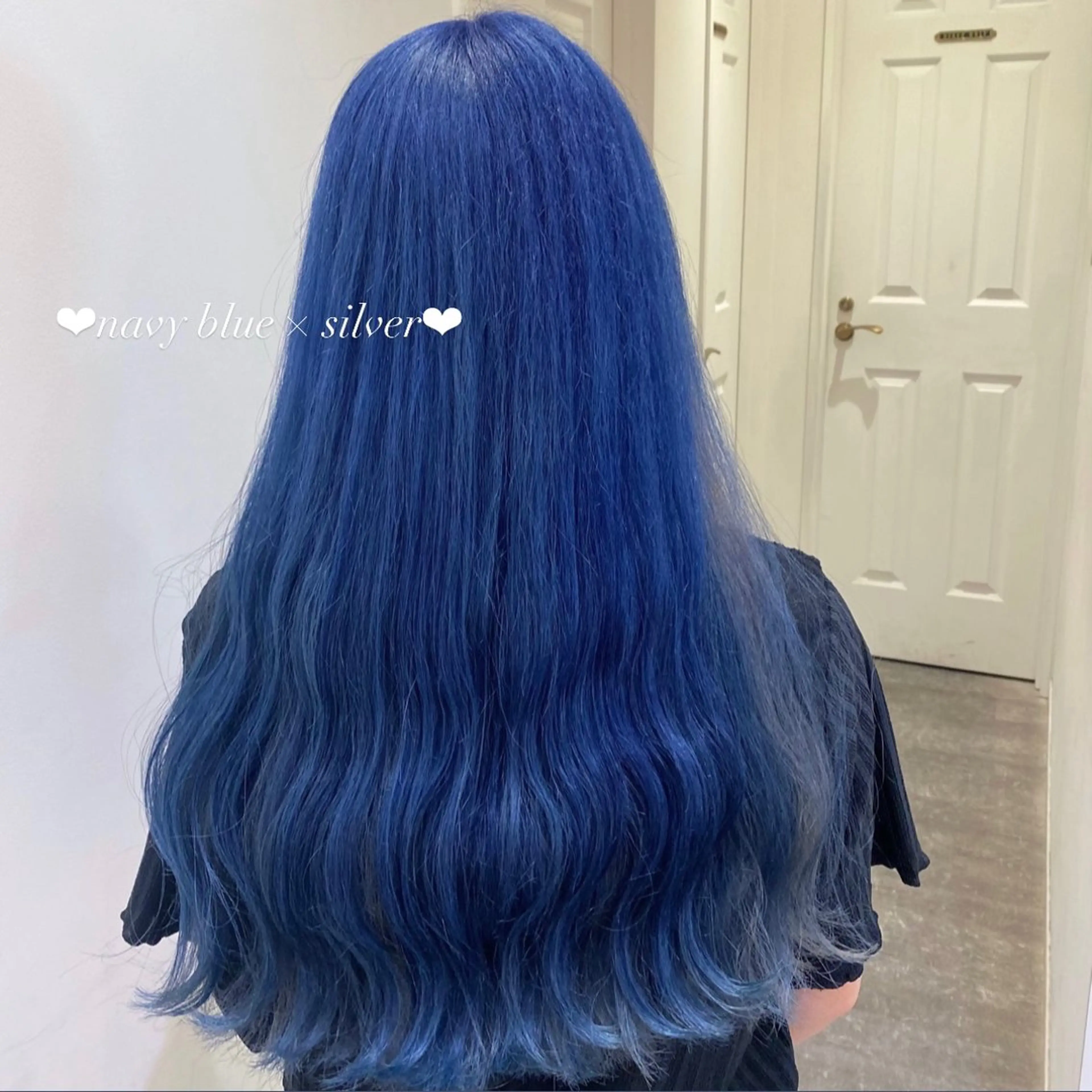 カラー ブリーチ ブルーカラー ネイビーカラー シルバー エクステ🎀 暖色カラー🎀amiのヘアスタイル