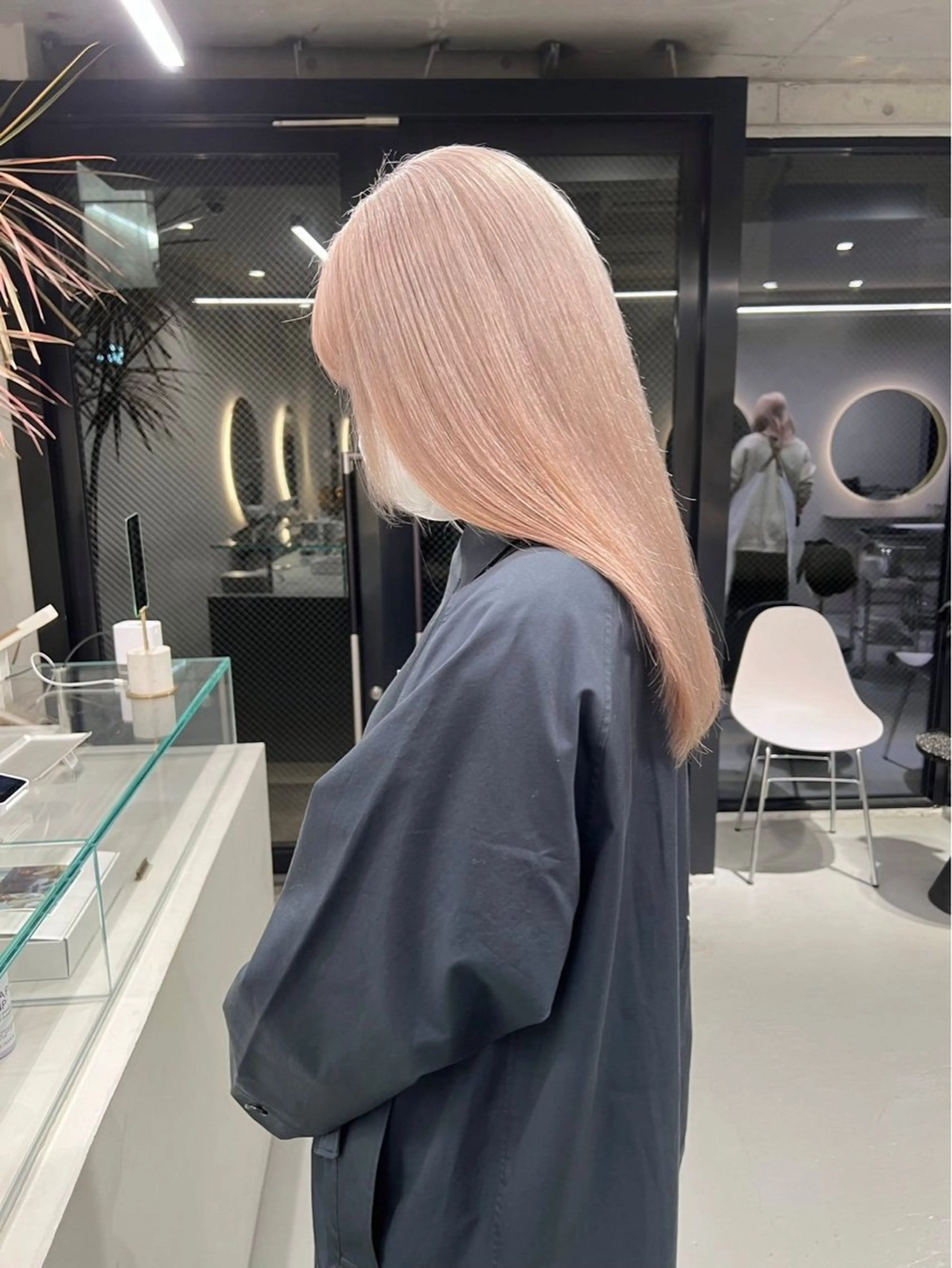 ロング カラー ブリーチ ハイトーンカラー 縮毛矯正 トリートメント ケアブリーチカラー 橋本一輝のヘアスタイル