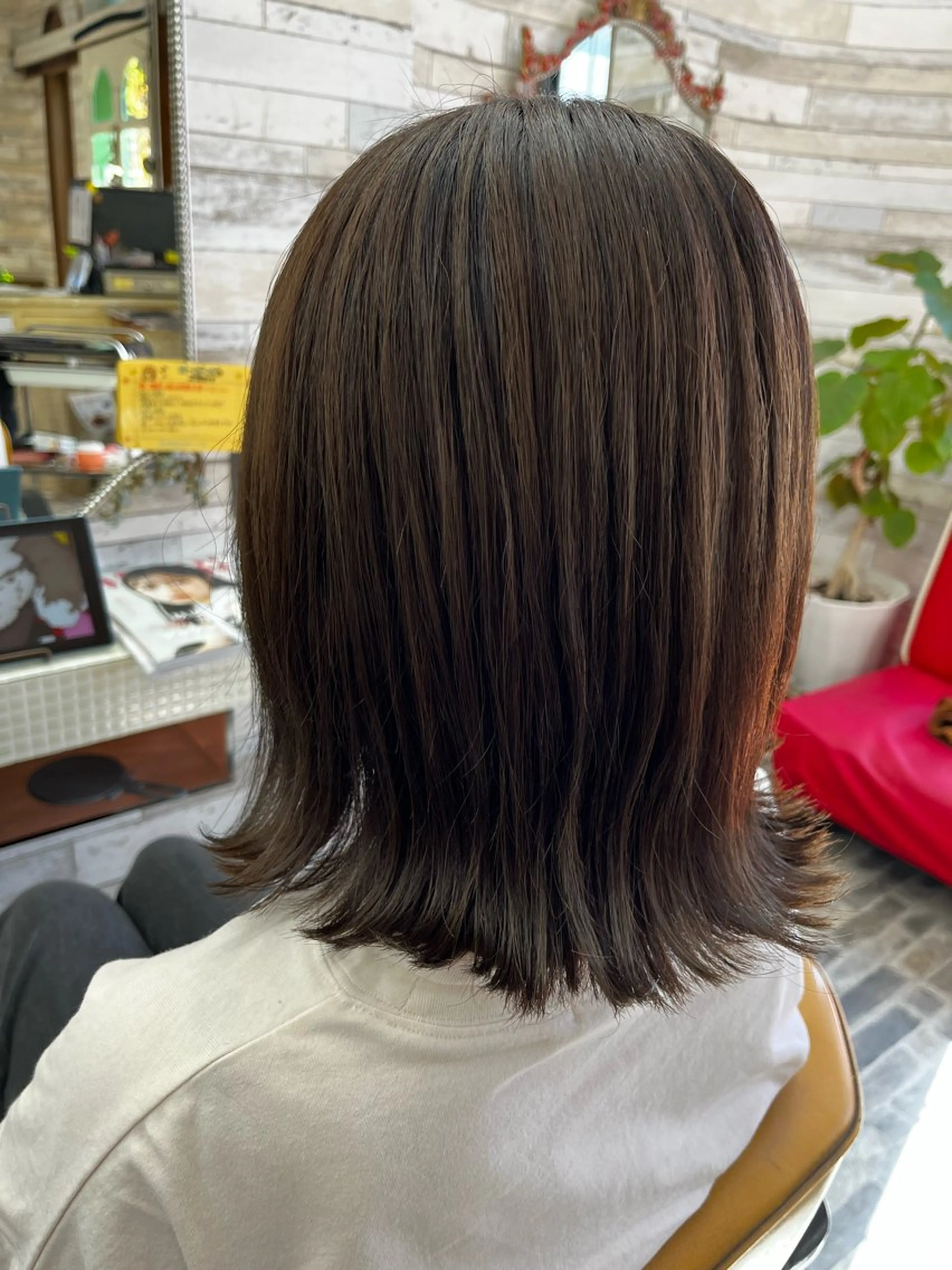 ミディアム カラー 切りっぱなしボブ ボブ 外ハネヘア 大坪 拓斗のヘアスタイル