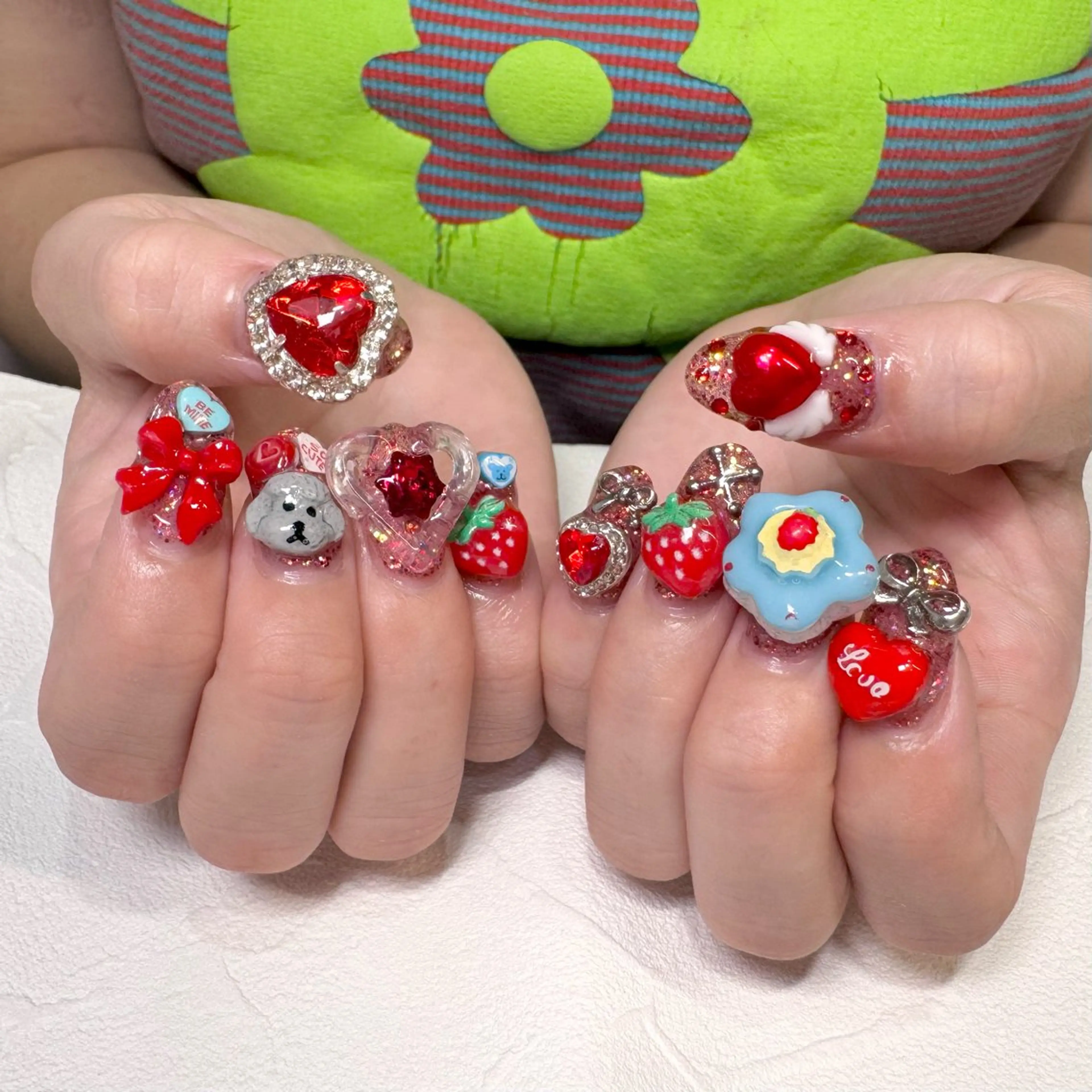 ネイル ハンドネイル RIEKO🍒 ワンホン♡推しネイルのネイルデザイン