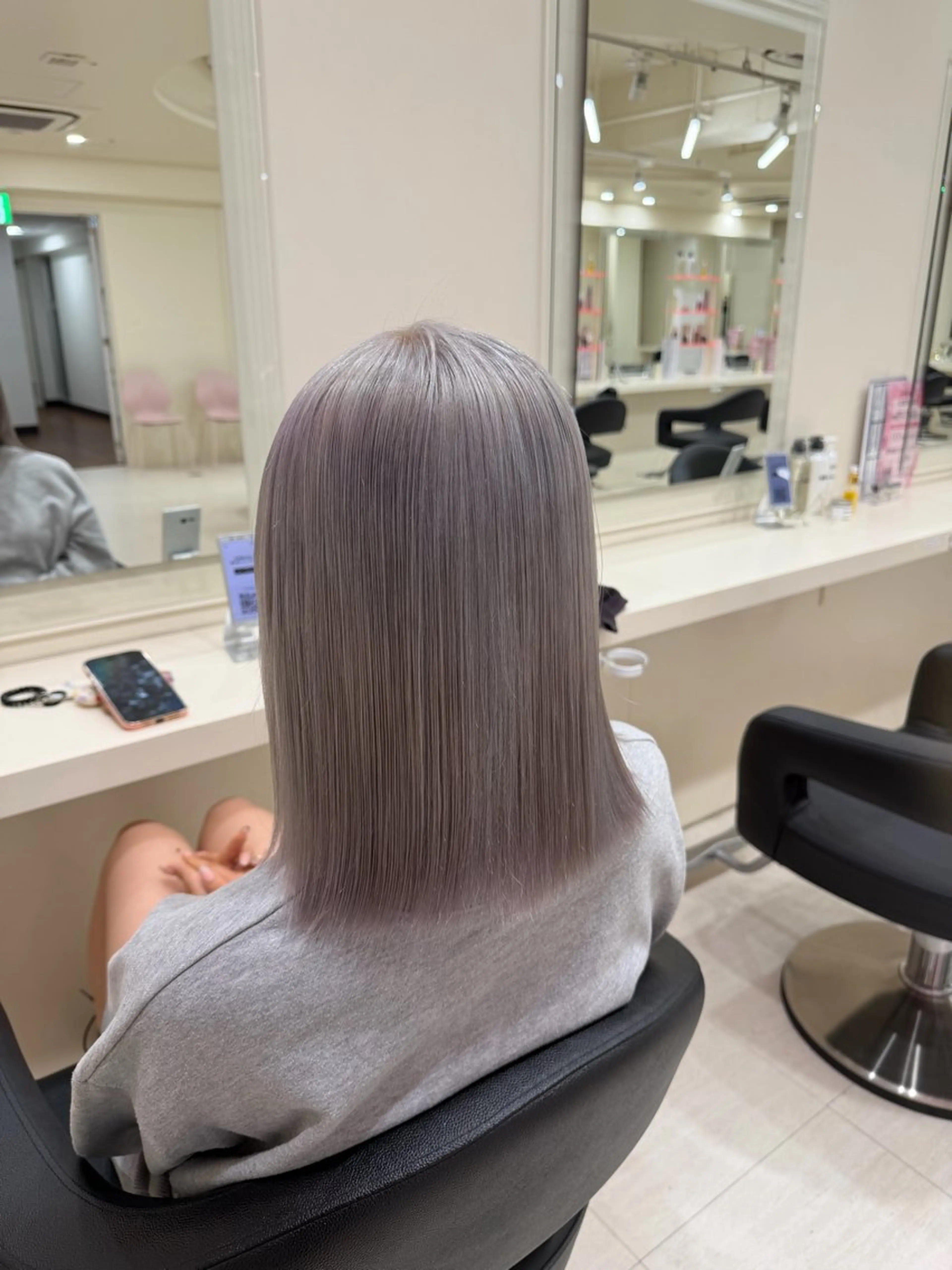 ミディアム ヘアカラー トリートメント ️🫧 AINE 🫧ハイトーンカラーのヘアスタイル