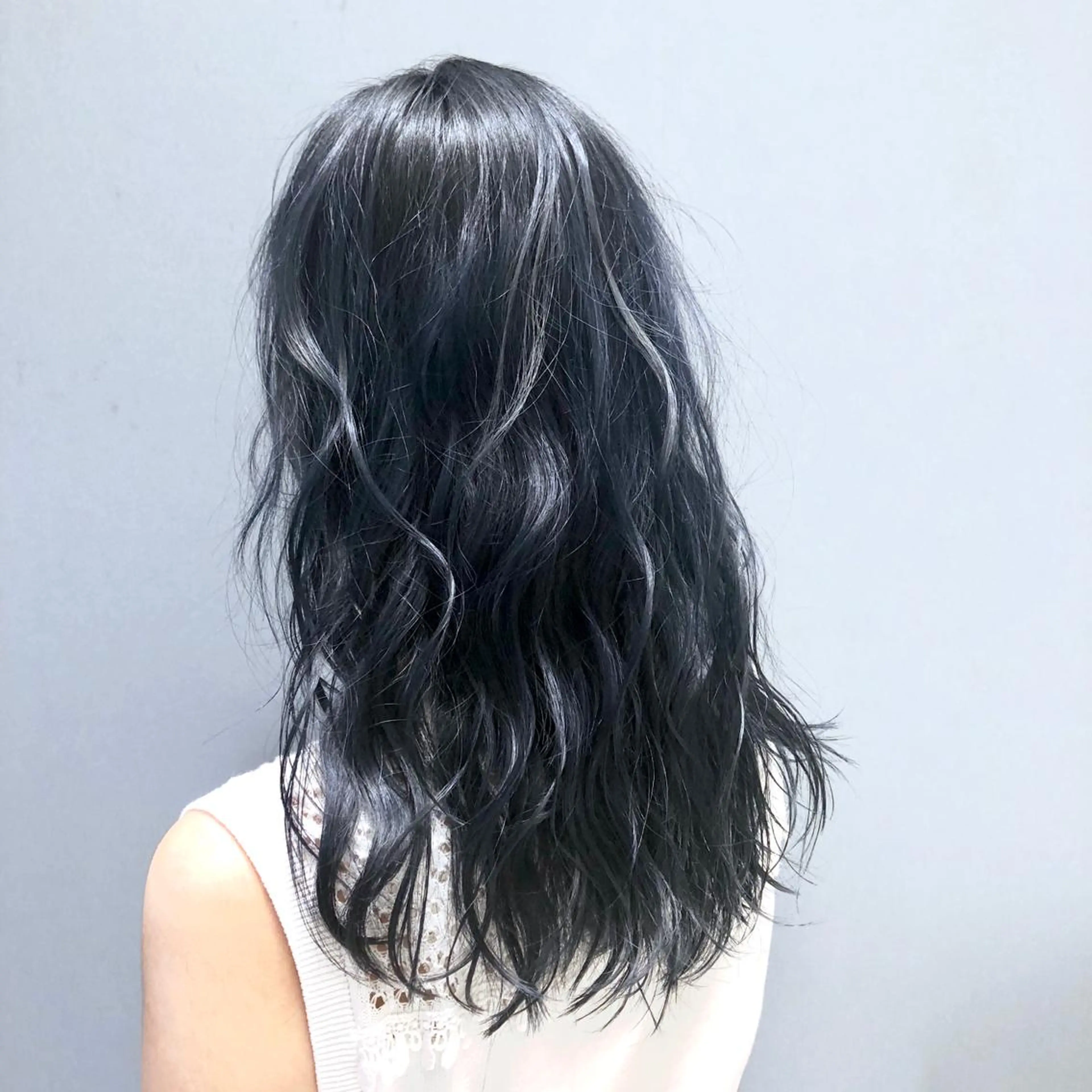 セミロング カラー ブルーカラー グラデーションカラー 🌈ぷる艶カラー🌈 髪質改善👑柳沼尚貴のヘアスタイル