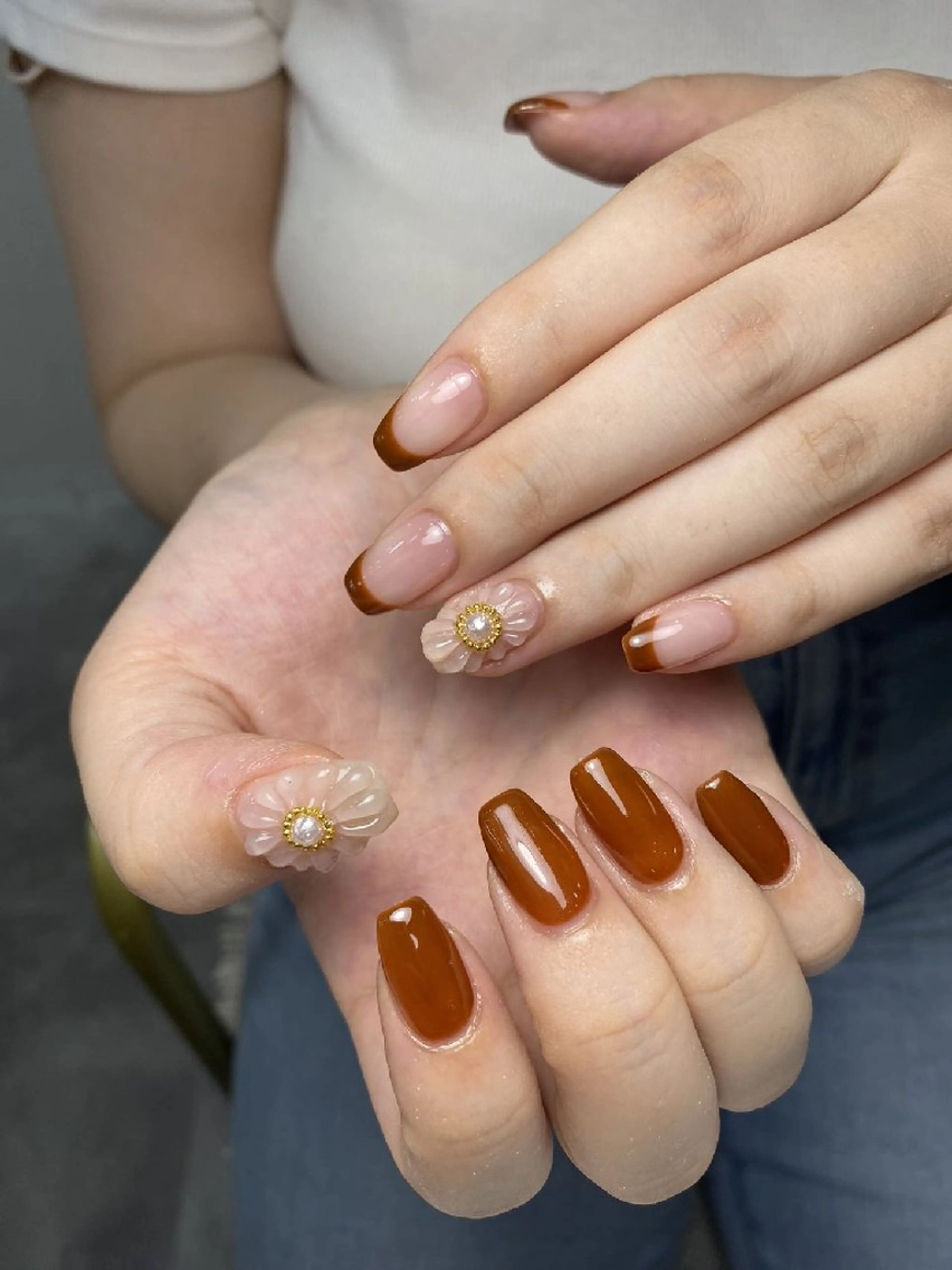 ネイル チークネイル 長さ出し フレンチネイル ジェルネイル キラキラネイル ハンドネイル UM Nail Salonのネイルデザイン