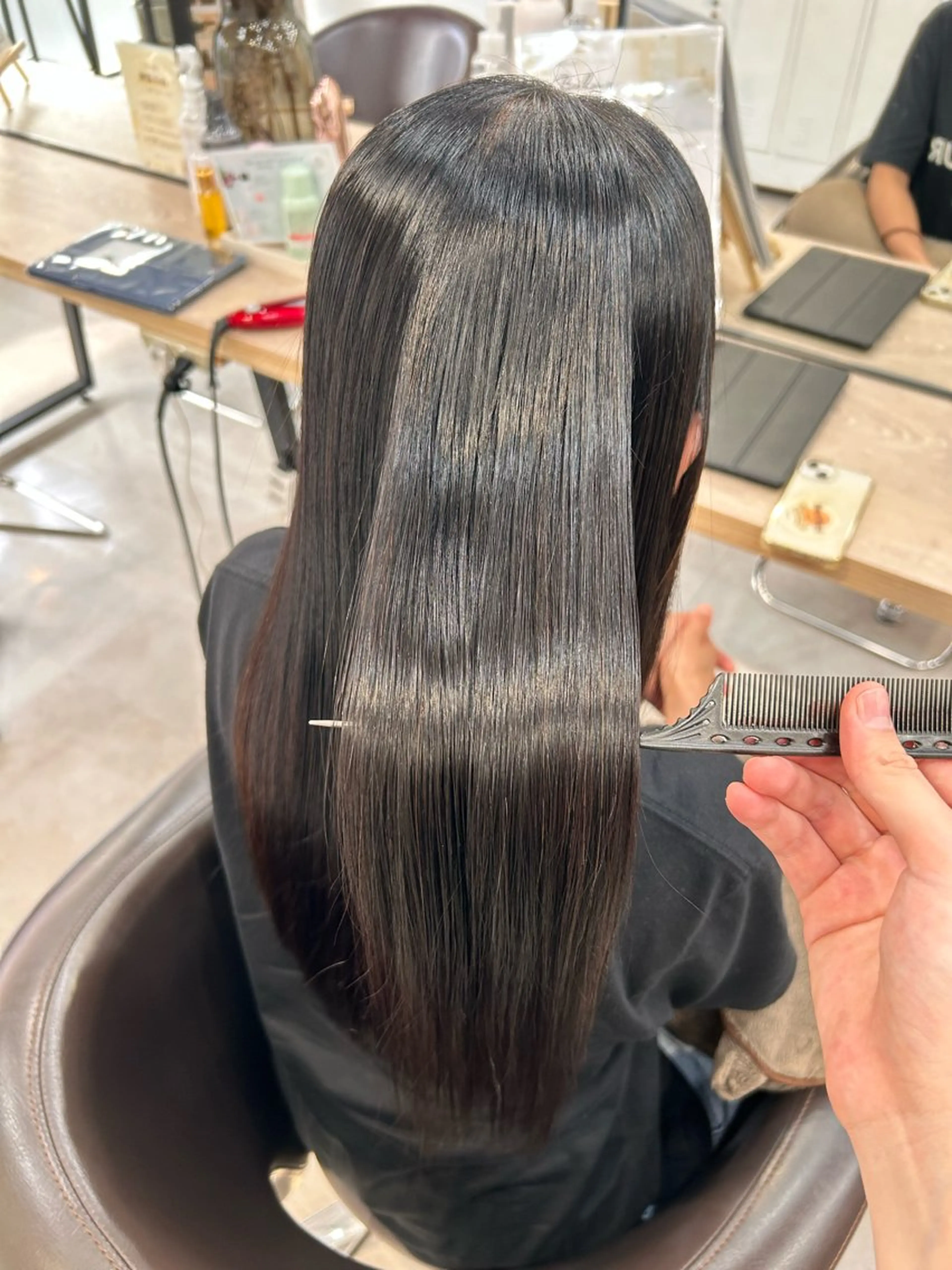 ロング 光を纏うツヤ感ロング Natsuki🤍のヘアスタイル