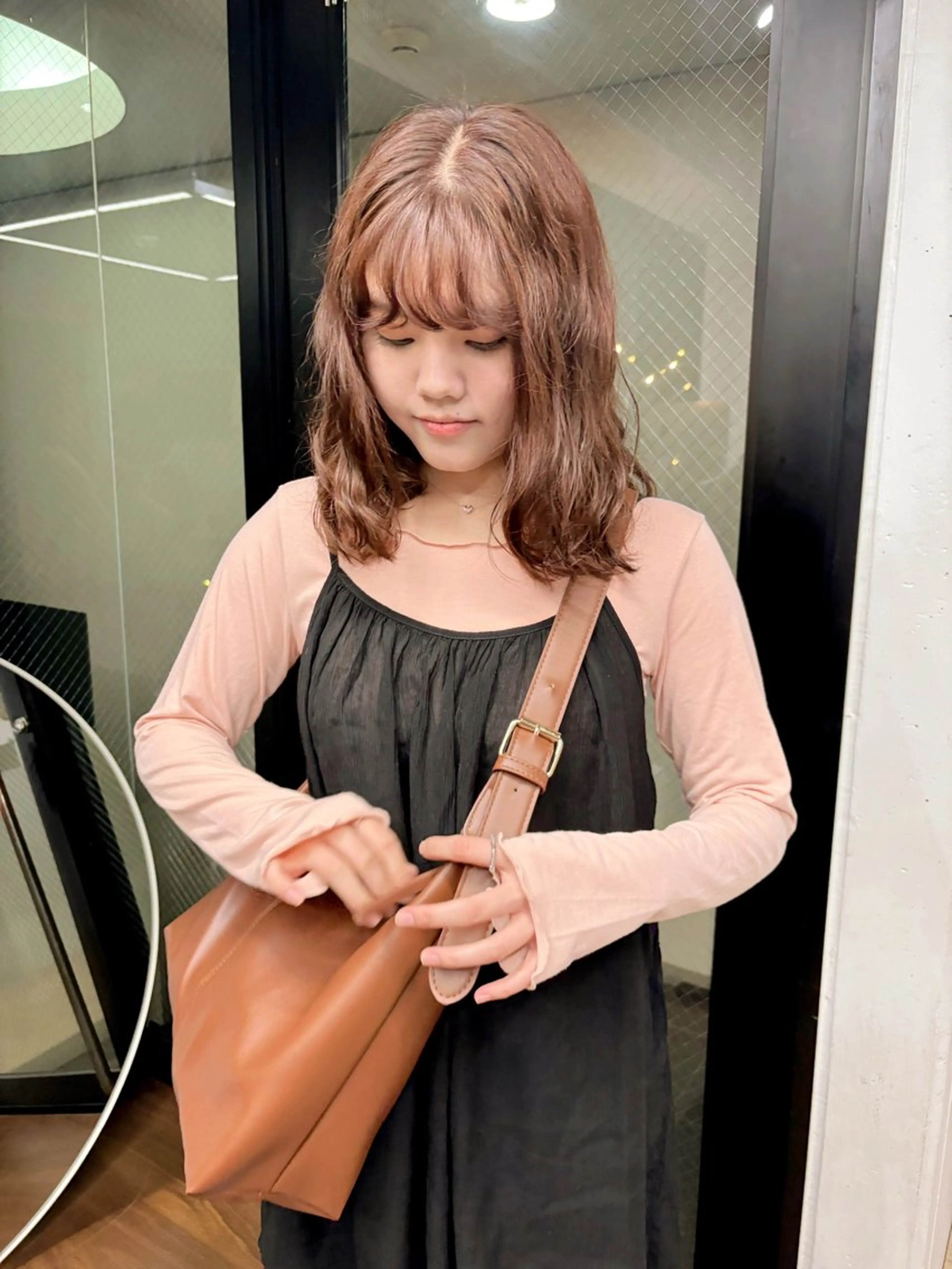 ミディアム カラー ブラウンカラー オレンジ オレンジブラウン 柔らかストレートと ツヤカラー/和田陽向のヘアスタイル