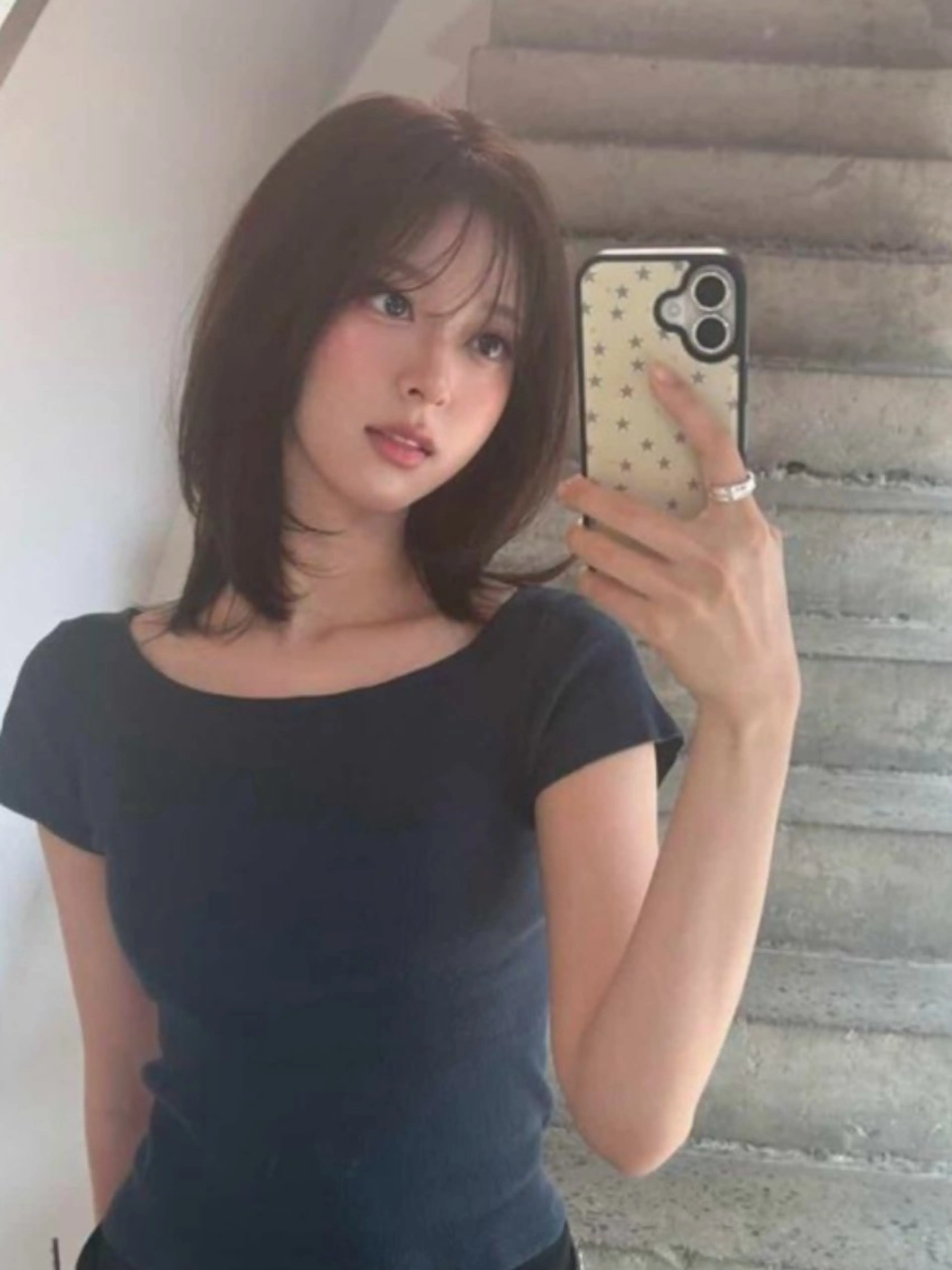 ミディアム カラー ミディアムレイヤー レイヤーカット 韓国ヘア/wカラー レイヤー/RIN🎀のヘアスタイル