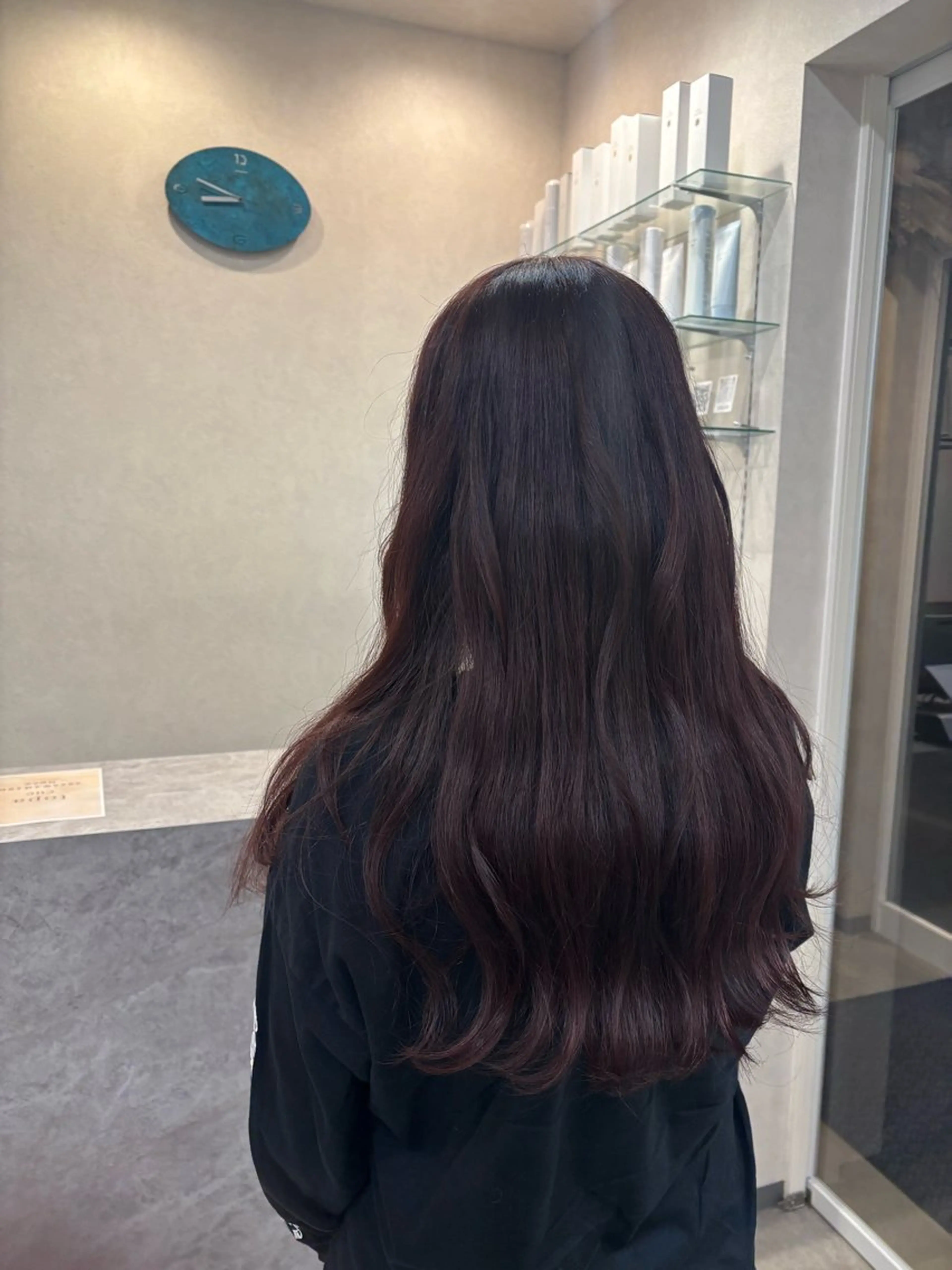 ロング ヘアカラー 金木 凜花のヘアスタイル