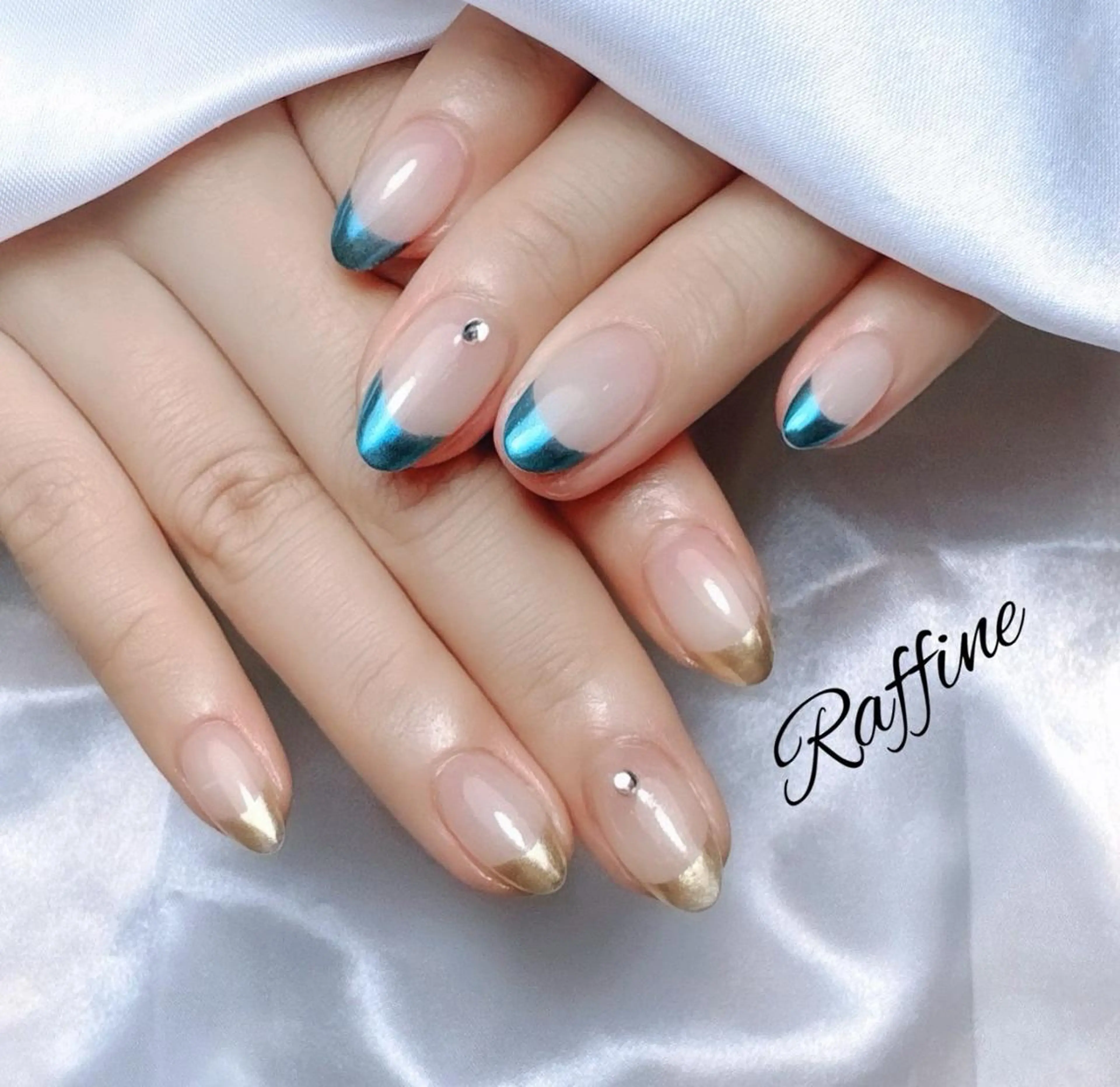 ネイル ハンドネイル RAFFINE haru🦋🩵のネイルデザイン