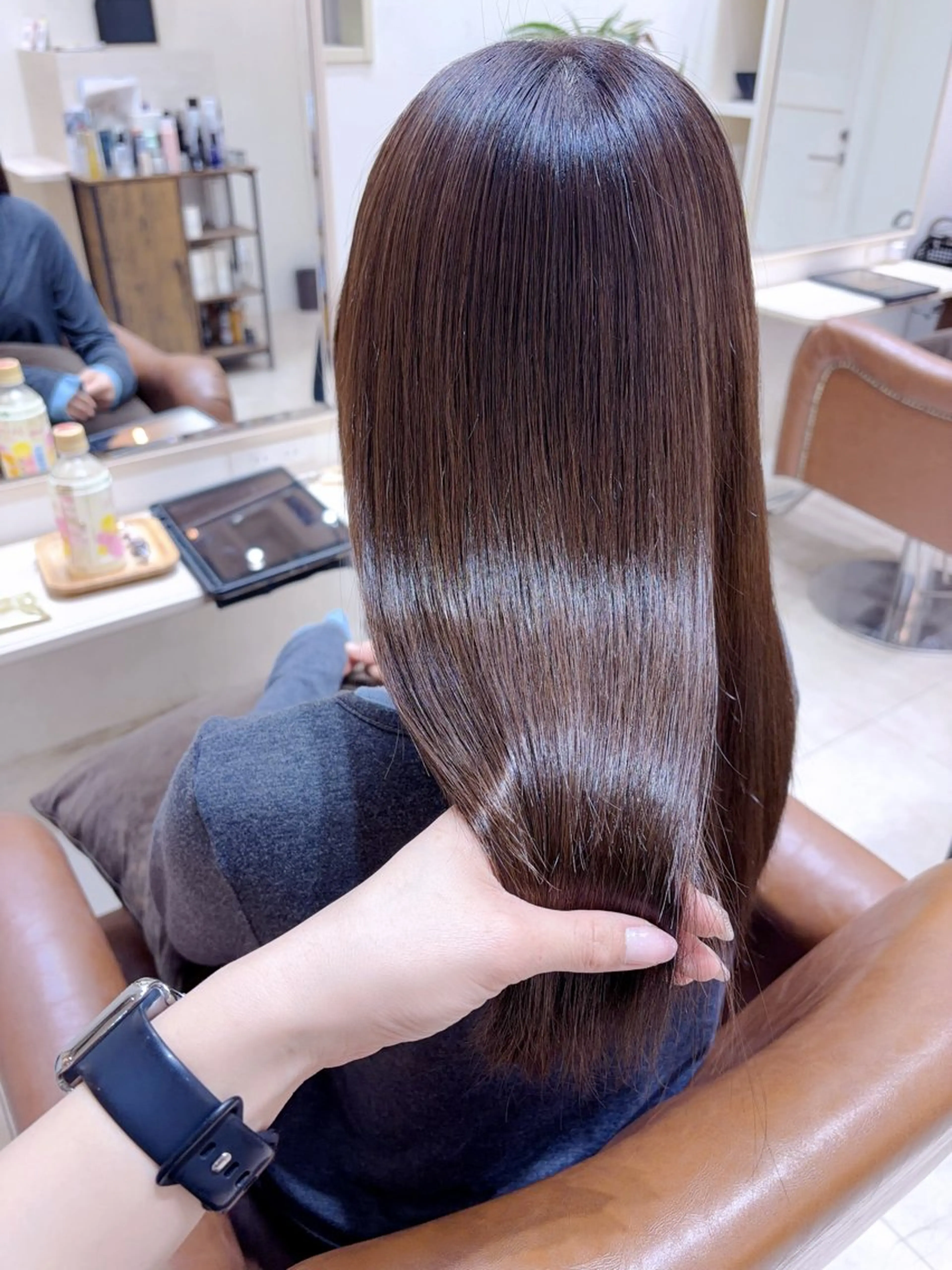 ロング カラー カット ヘアカラー 縮毛矯正 トリートメント 村山 茉衣のヘアスタイル