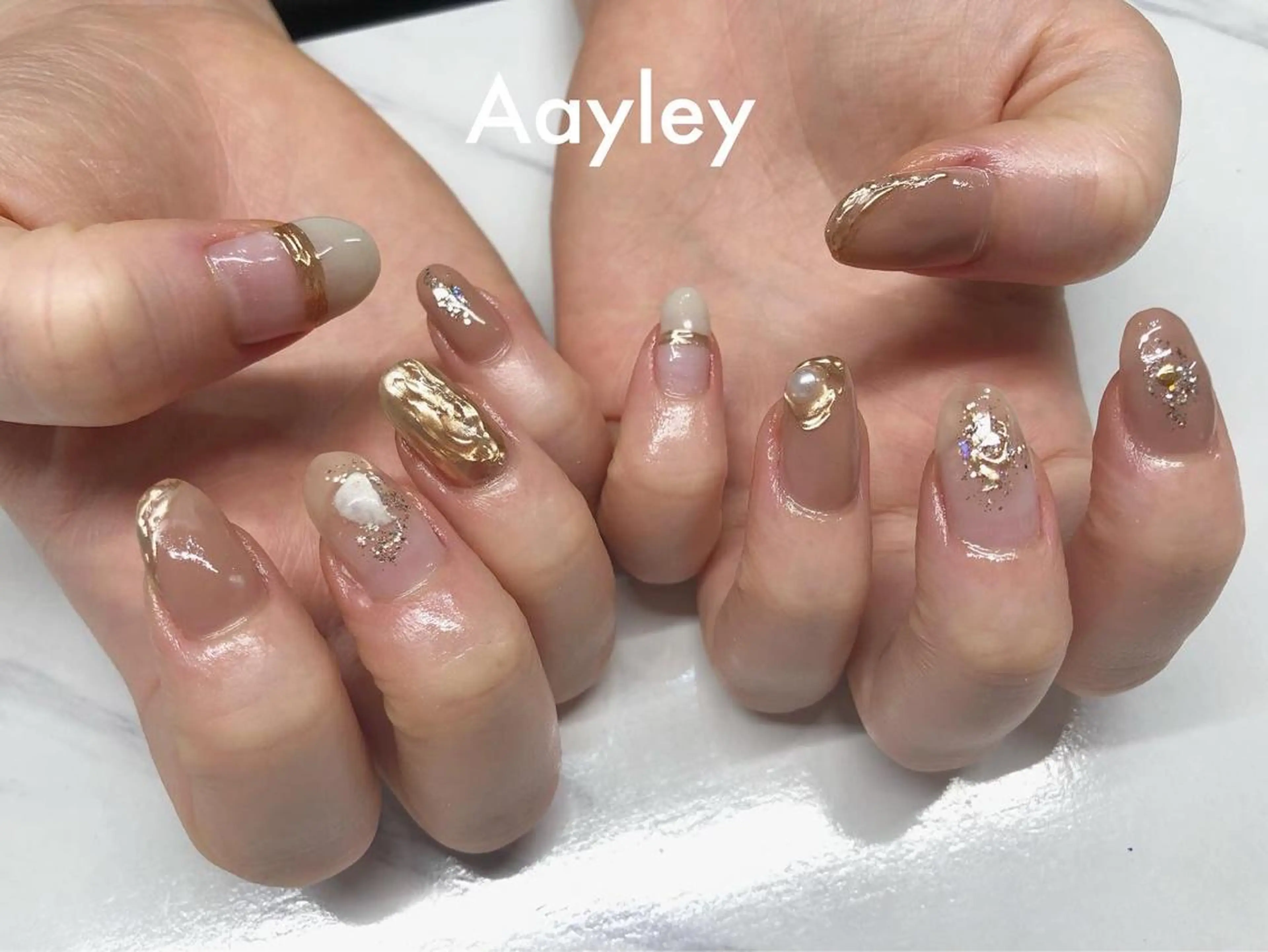 セミロング カラー ネイル Aayley アイリ―サロンのネイルデザイン
